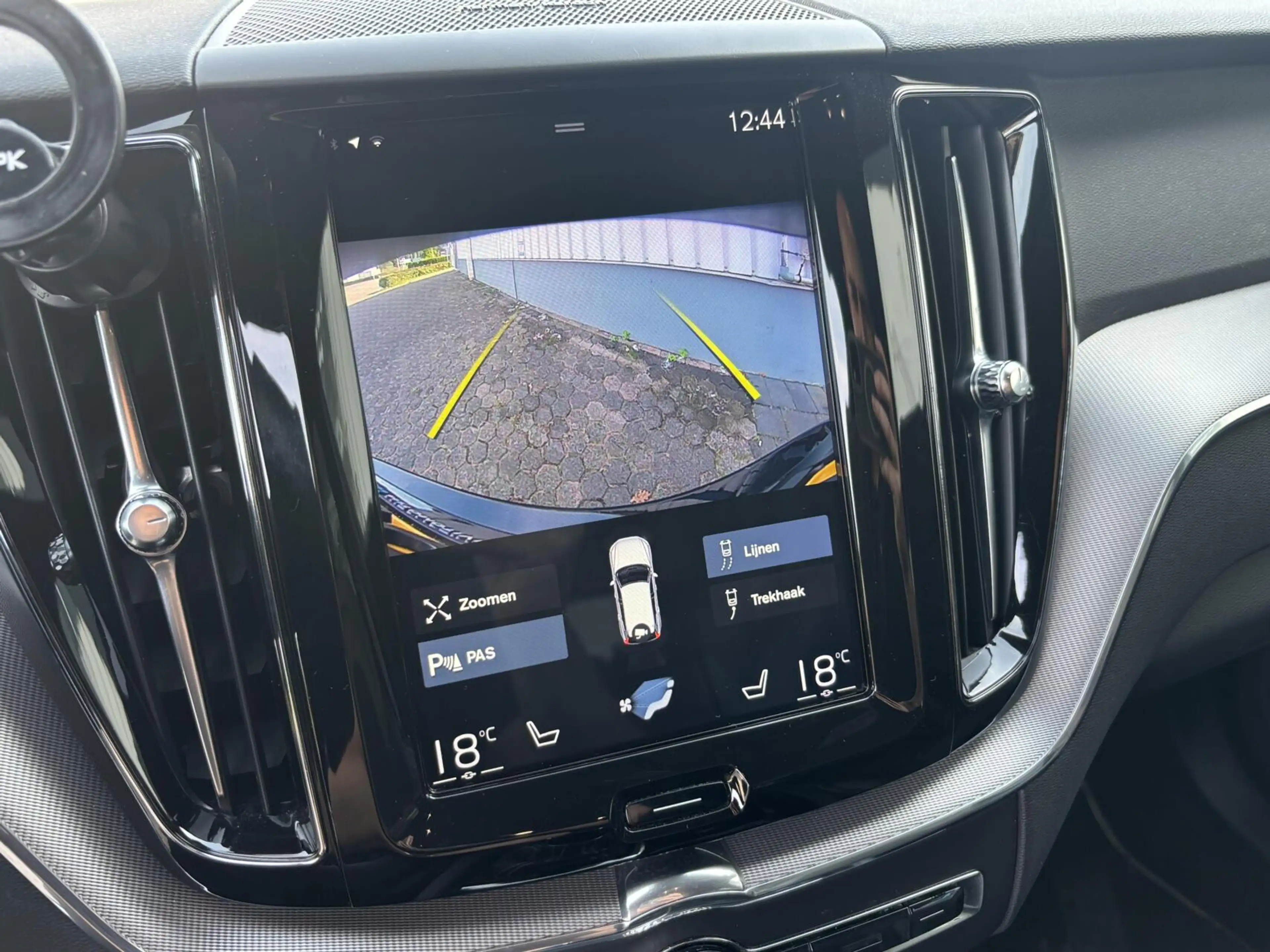 Volvo XC60 2.0 T4 Inscription R-Design | Harman & Kardon | Tr — photo 15