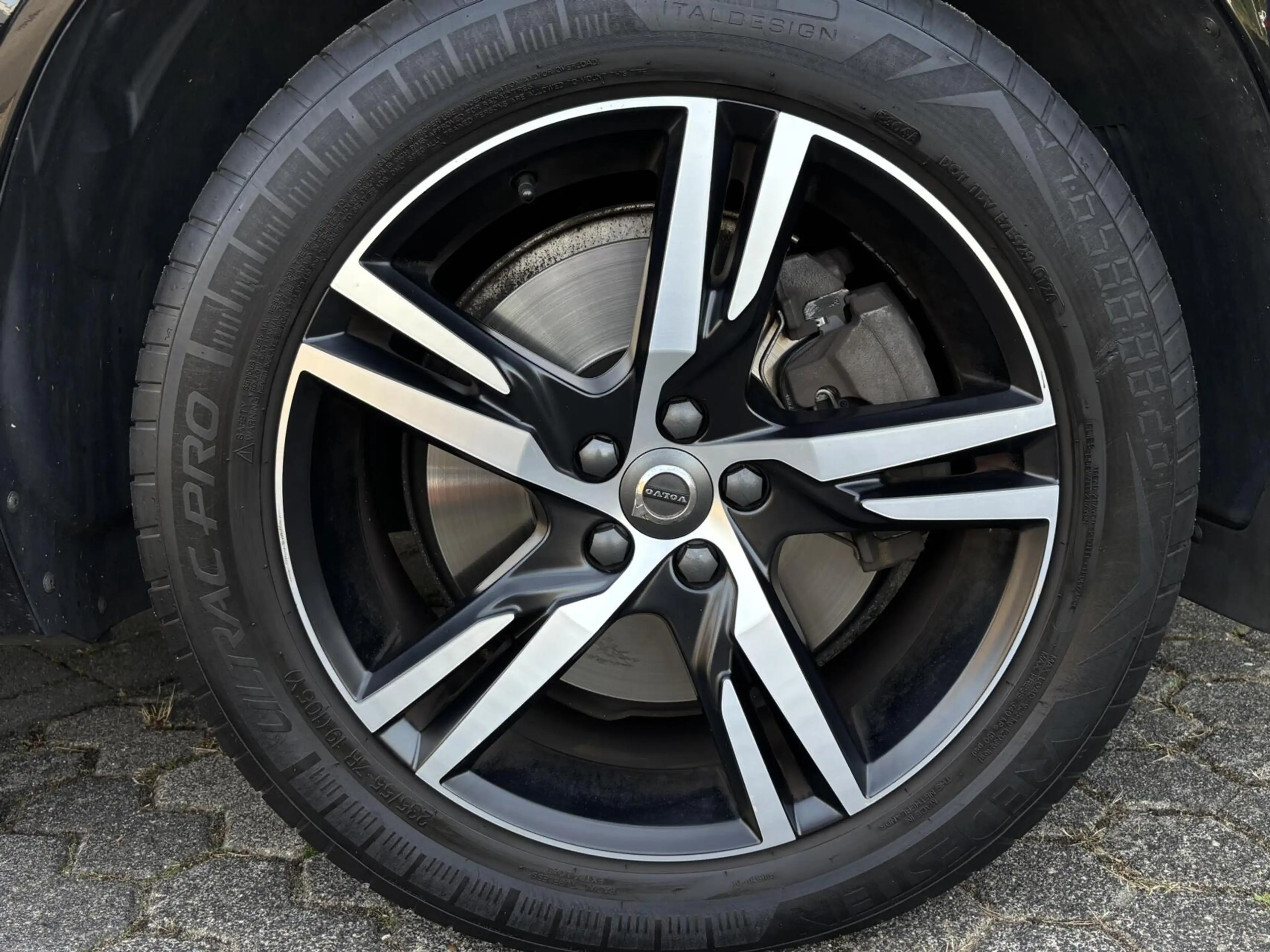 Volvo XC60 2.0 T4 Inscription R-Design | Harman & Kardon | Tr — photo 12