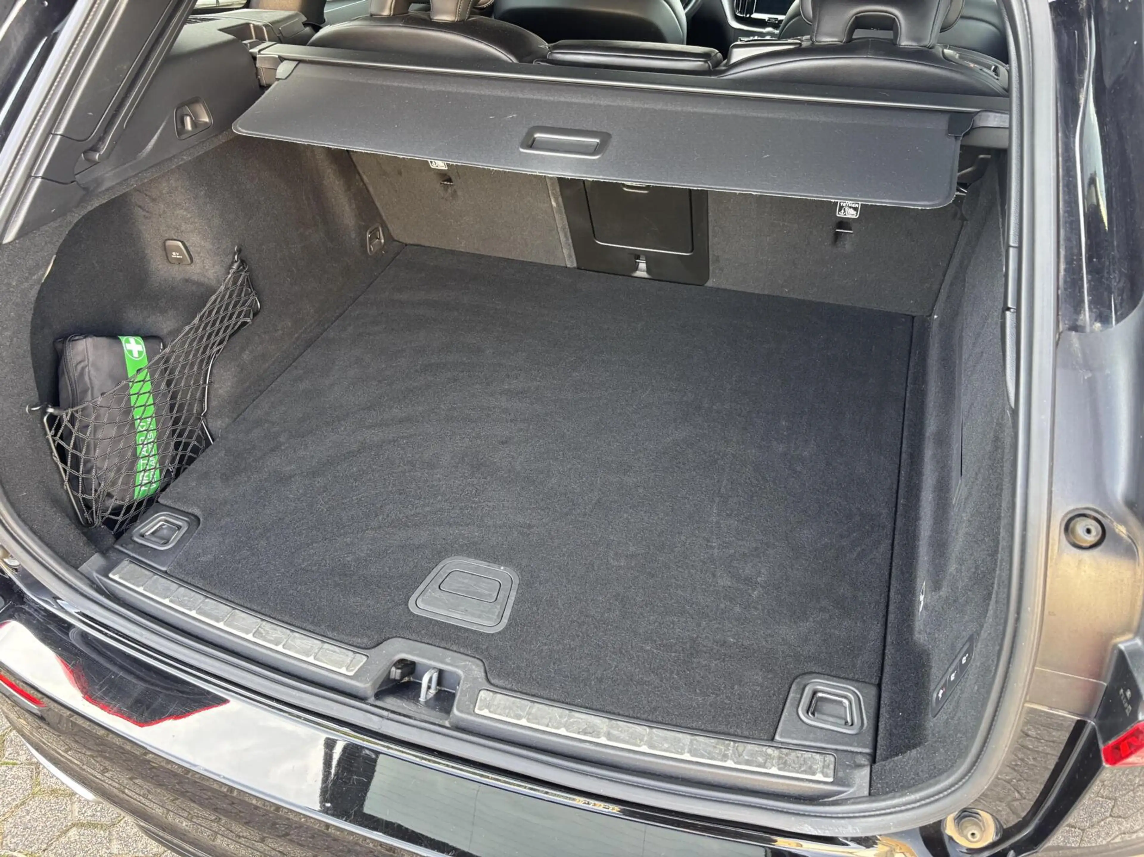 Volvo XC60 2.0 T4 Inscription R-Design | Harman & Kardon | Tr — photo 30