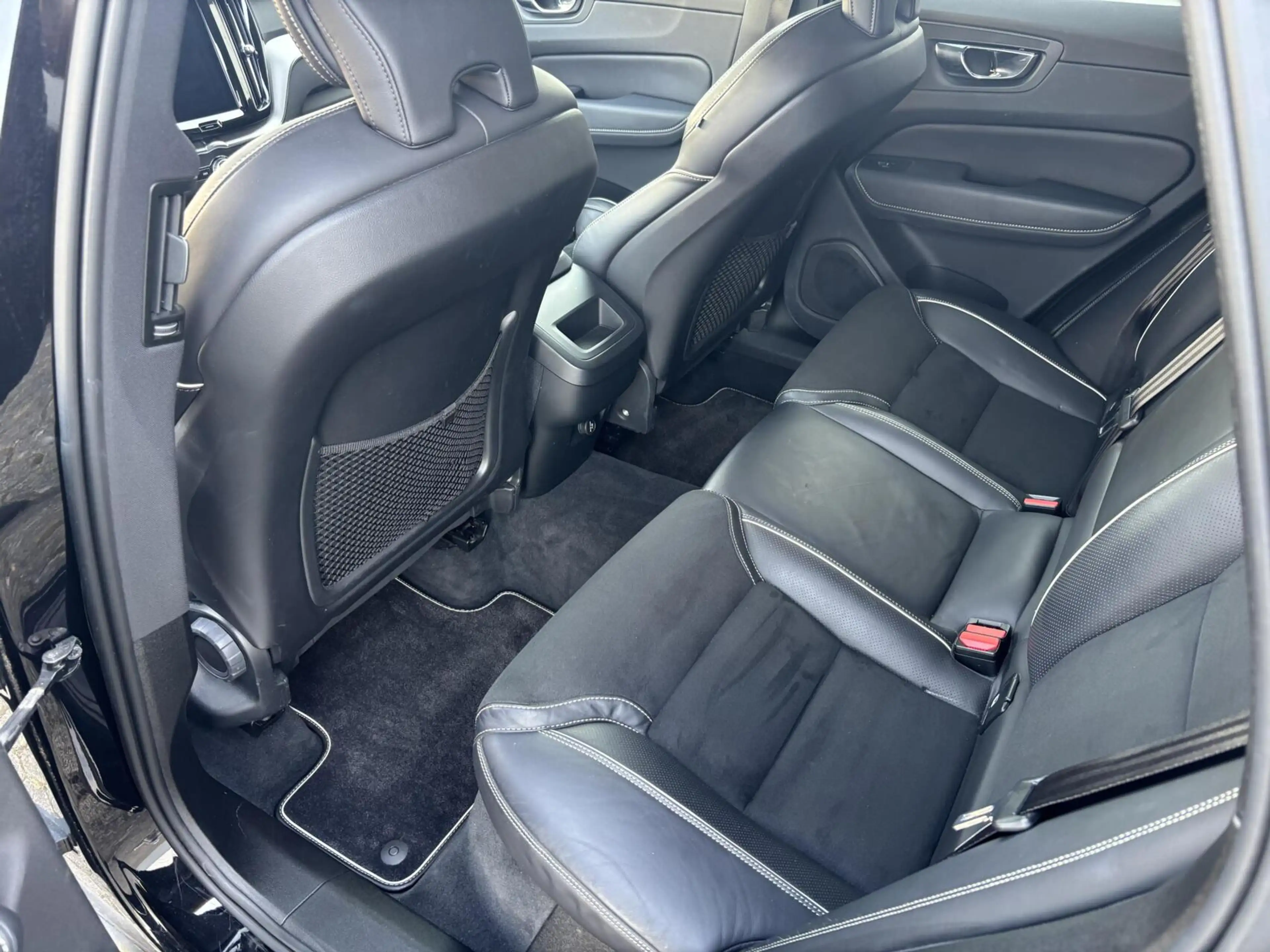 Volvo XC60 2.0 T4 Inscription R-Design | Harman & Kardon | Tr — photo 7