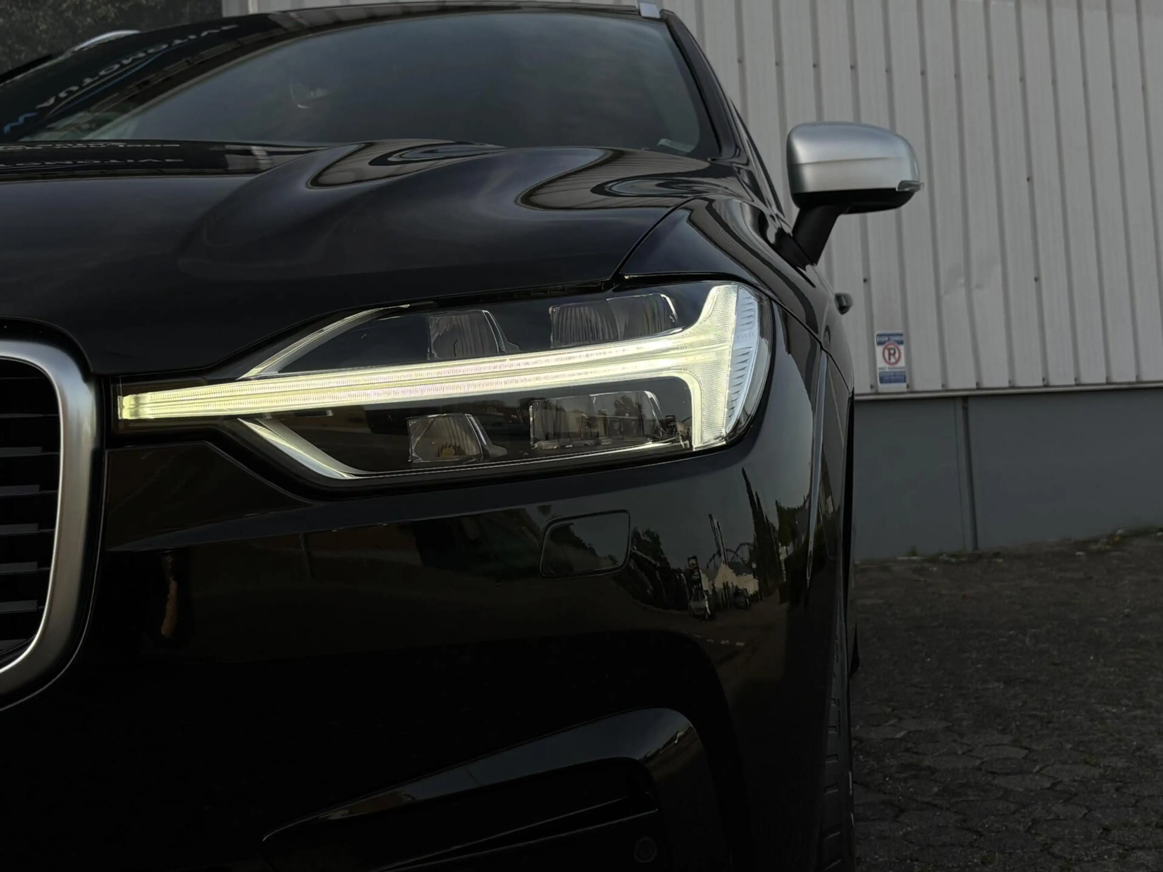 Volvo XC60 2.0 T4 Inscription R-Design | Harman & Kardon | Tr — photo 8