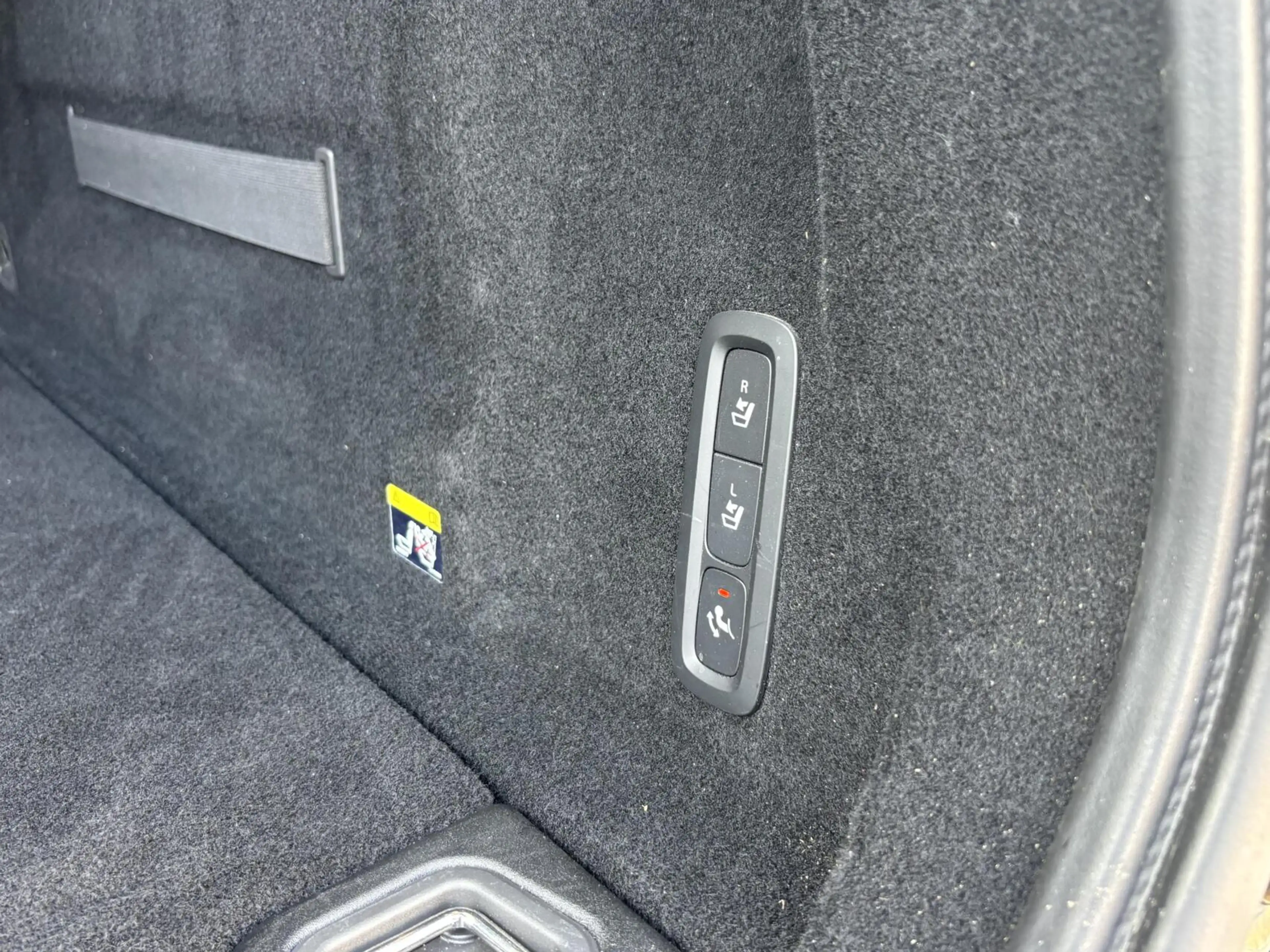 Volvo XC60 2.0 T4 Inscription R-Design | Harman & Kardon | Tr — photo 11