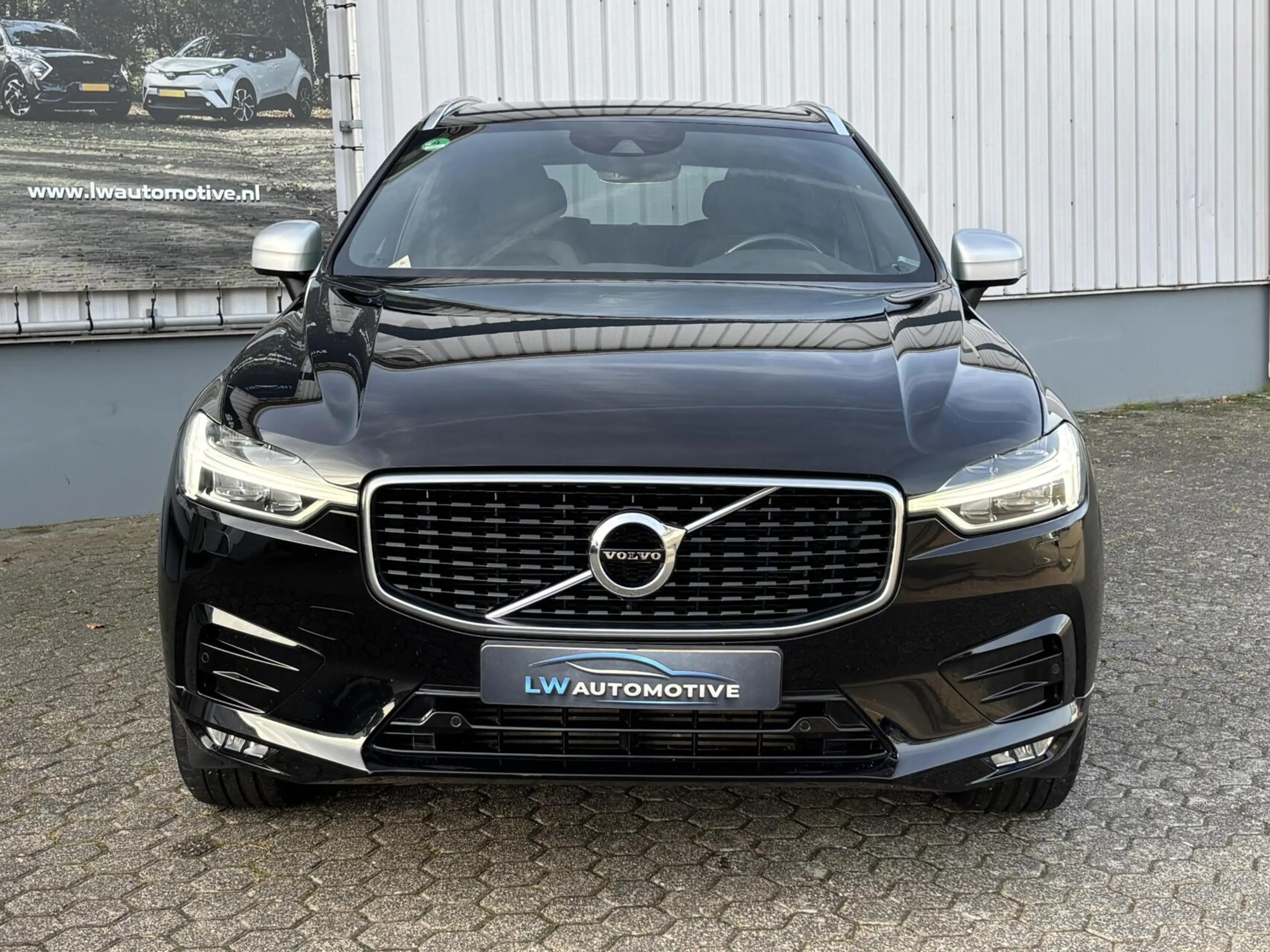 Volvo XC60 2.0 T4 Inscription R-Design | Harman & Kardon | Tr — photo 3