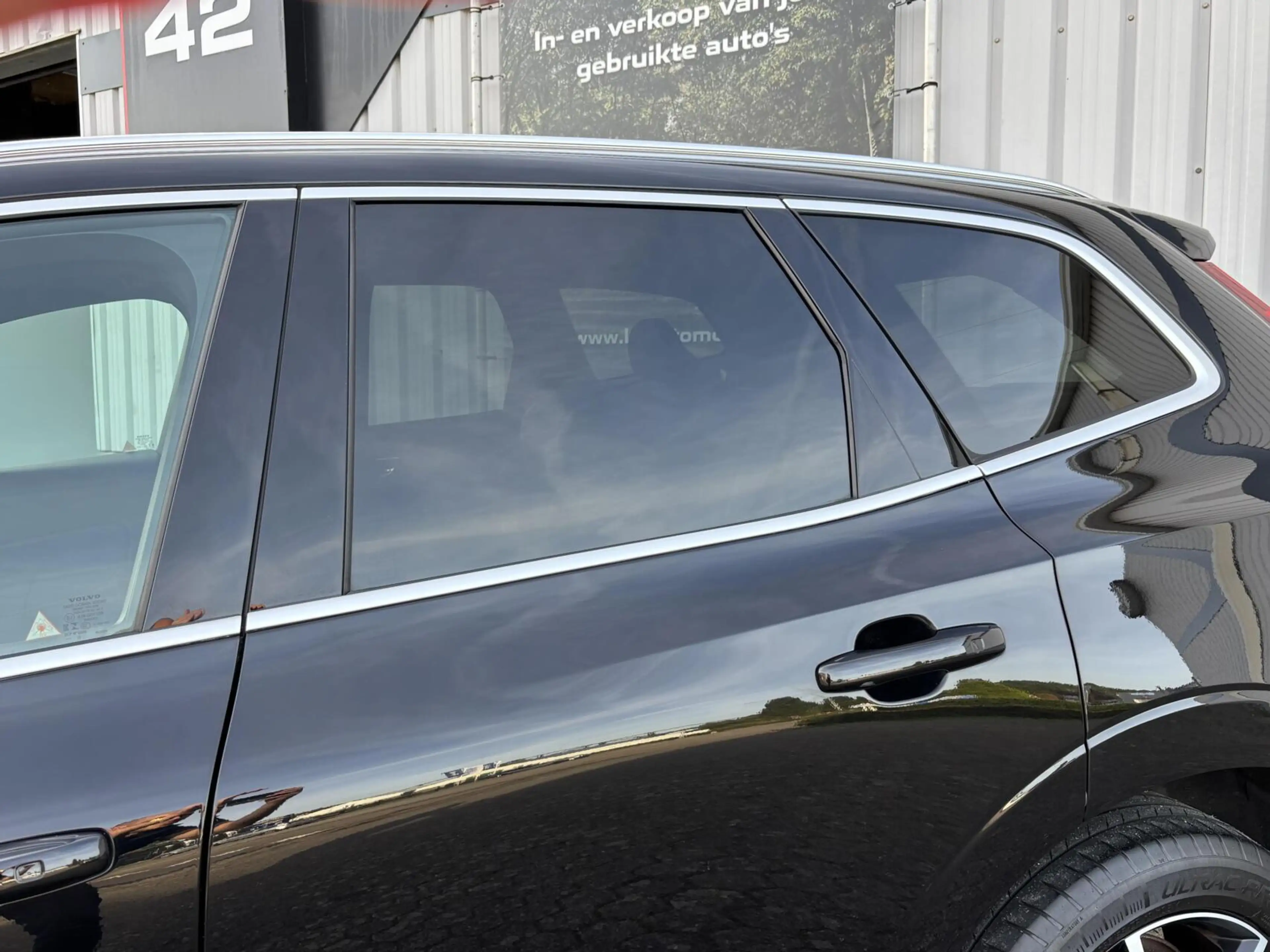 Volvo XC60 2.0 T4 Inscription R-Design | Harman & Kardon | Tr — photo 35