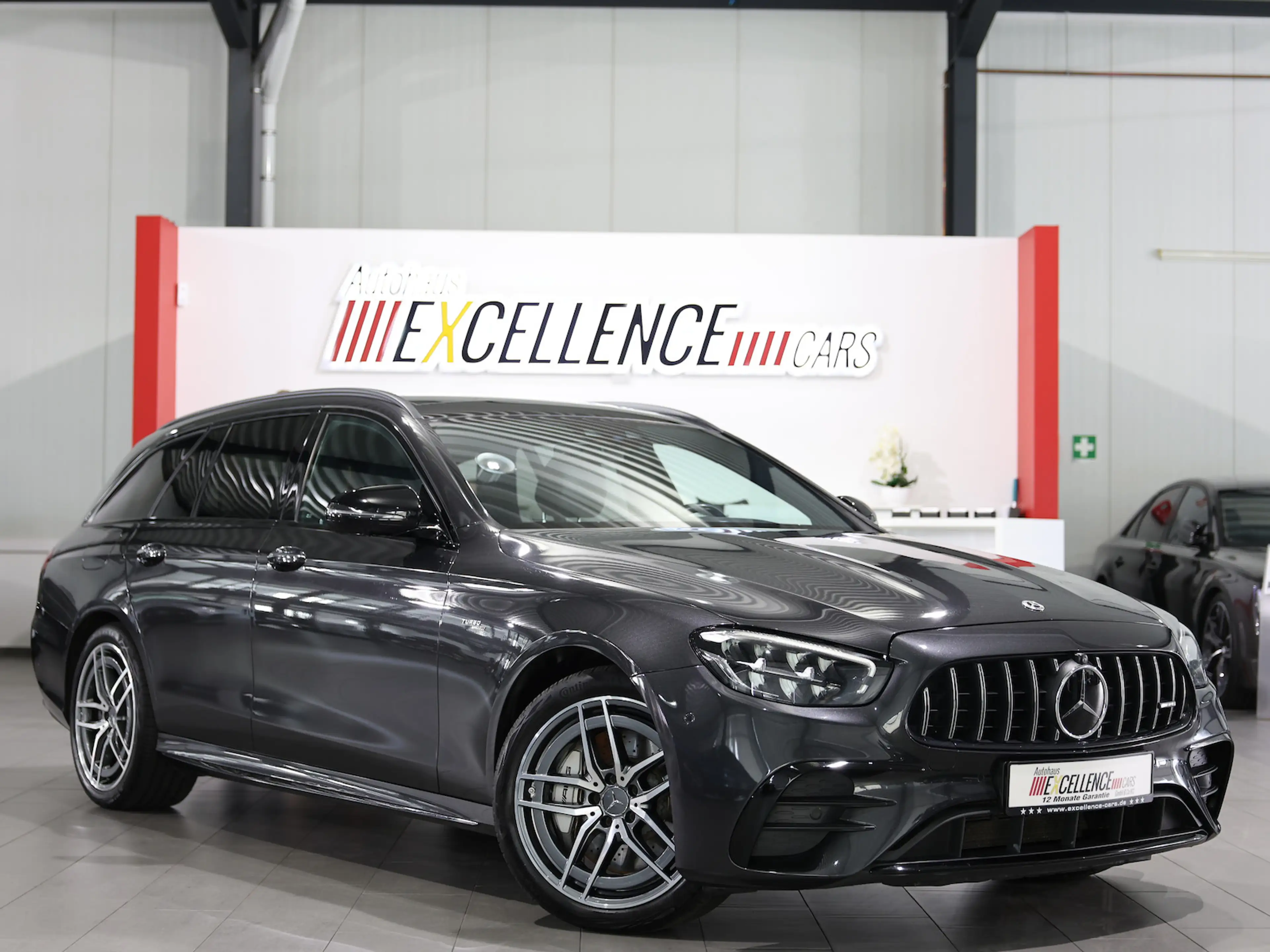 Mercedes-Benz E 53 AMG T 4M / PANORAMA / DISTRONIC / BURMESTER