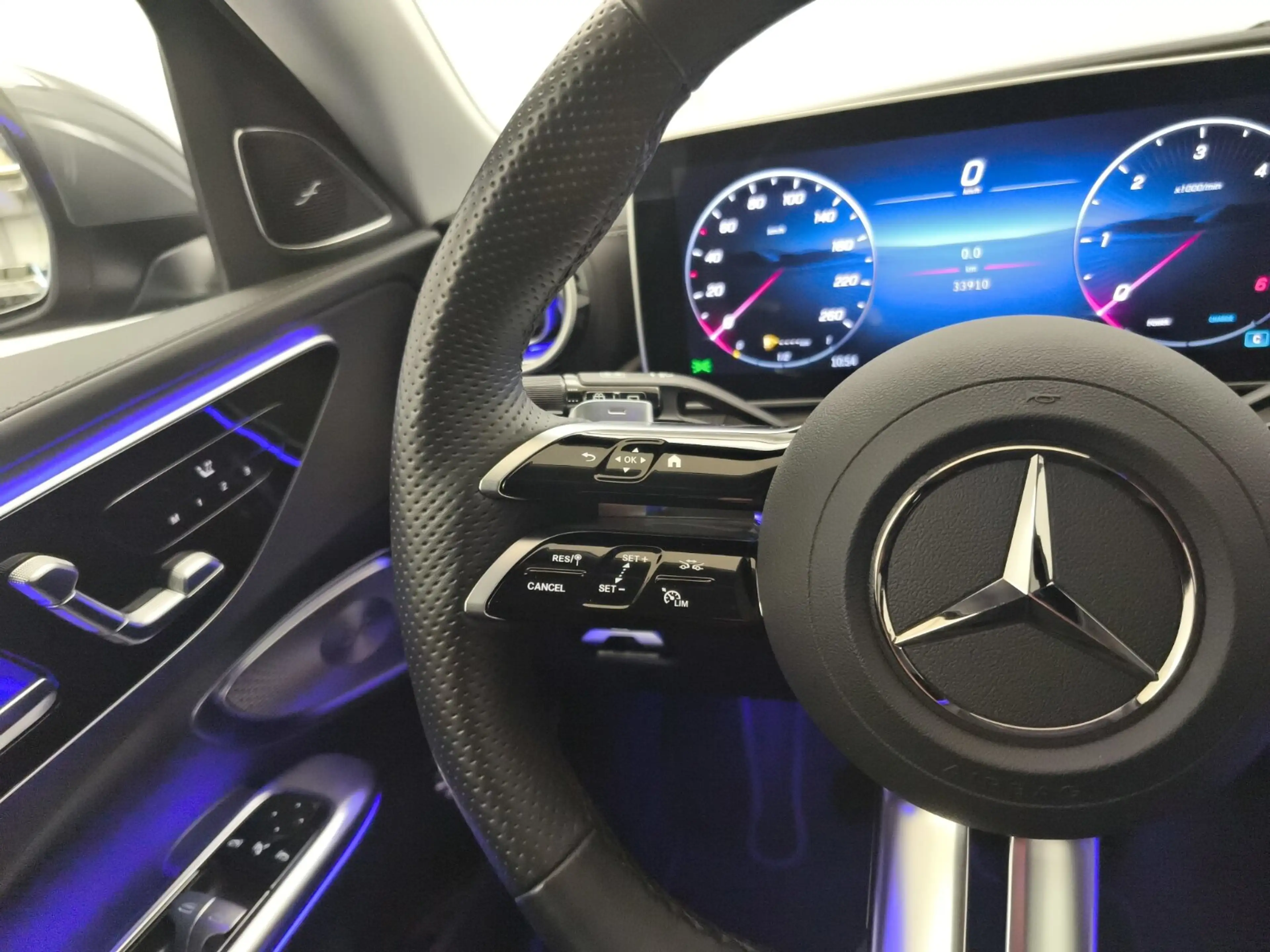 Mercedes-Benz C 300 C 300 T d AMG Advanced+ FahrassiPlus Burmester LED — photo 16