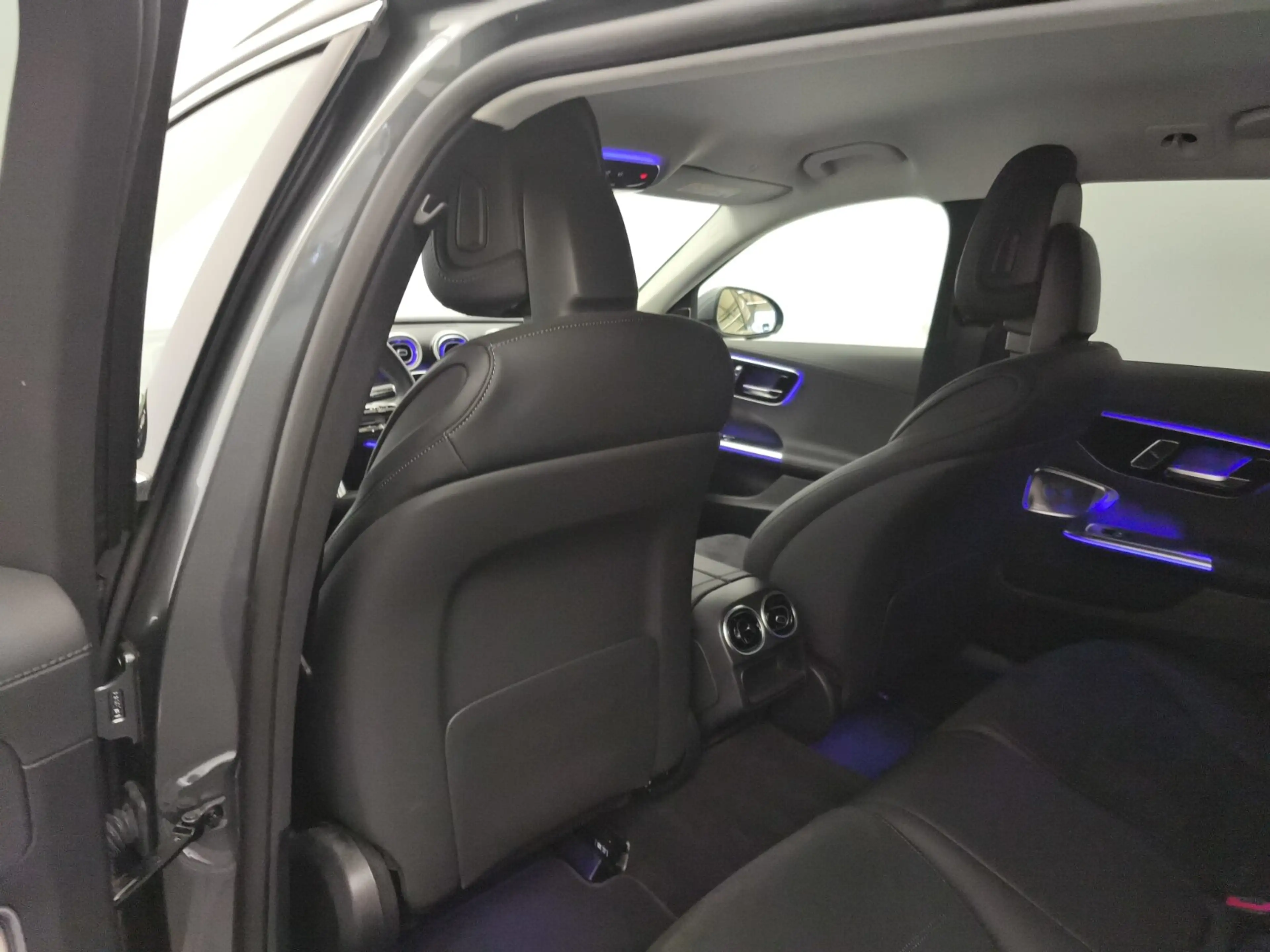 Mercedes-Benz C 300 C 300 T d AMG Advanced+ FahrassiPlus Burmester LED — photo 19