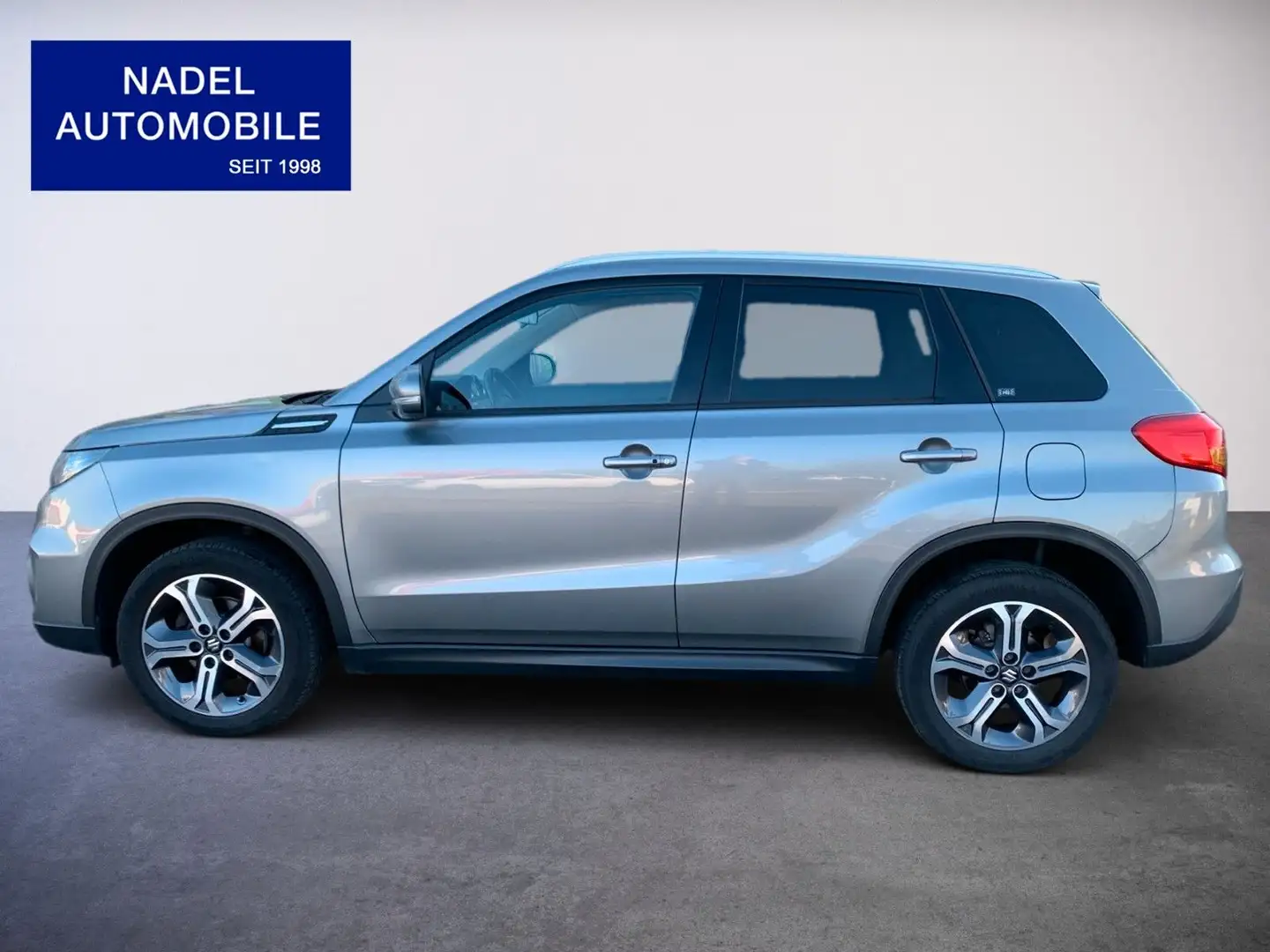 Suzuki Vitara 1.6 DDiS Comfort/Navi/Panoramadach Grau - 2