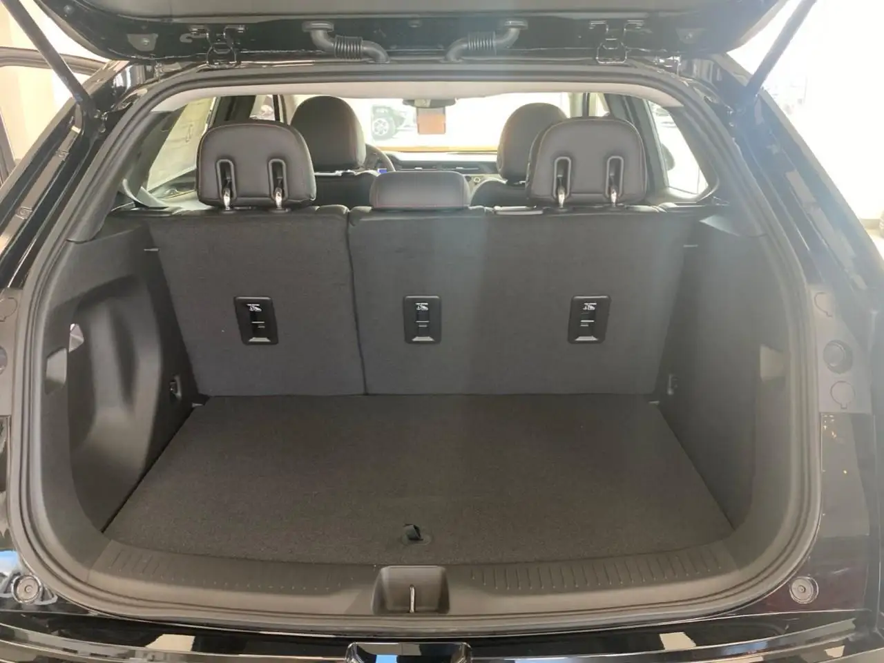 Chevrolet Bolt снимка Chevrolet Bolt