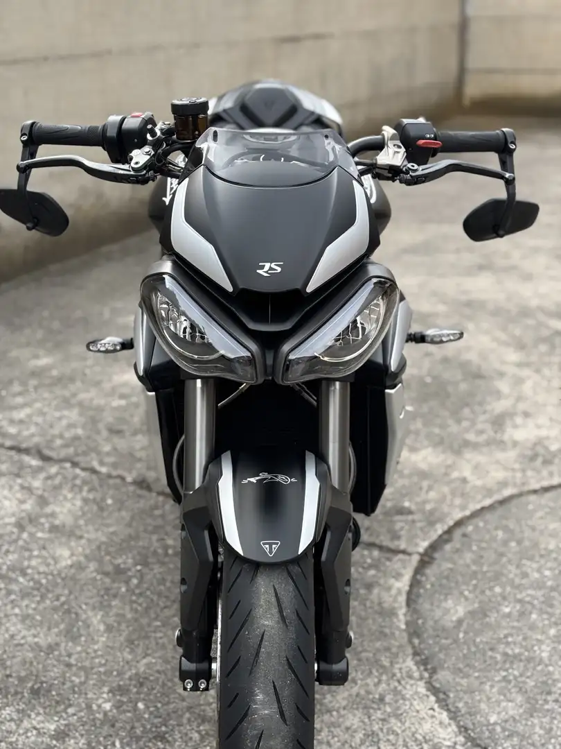 Triumph Street Triple RS - 1