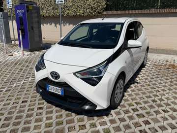 Aygo 1.0 5 porte *NEOPATENTATI*