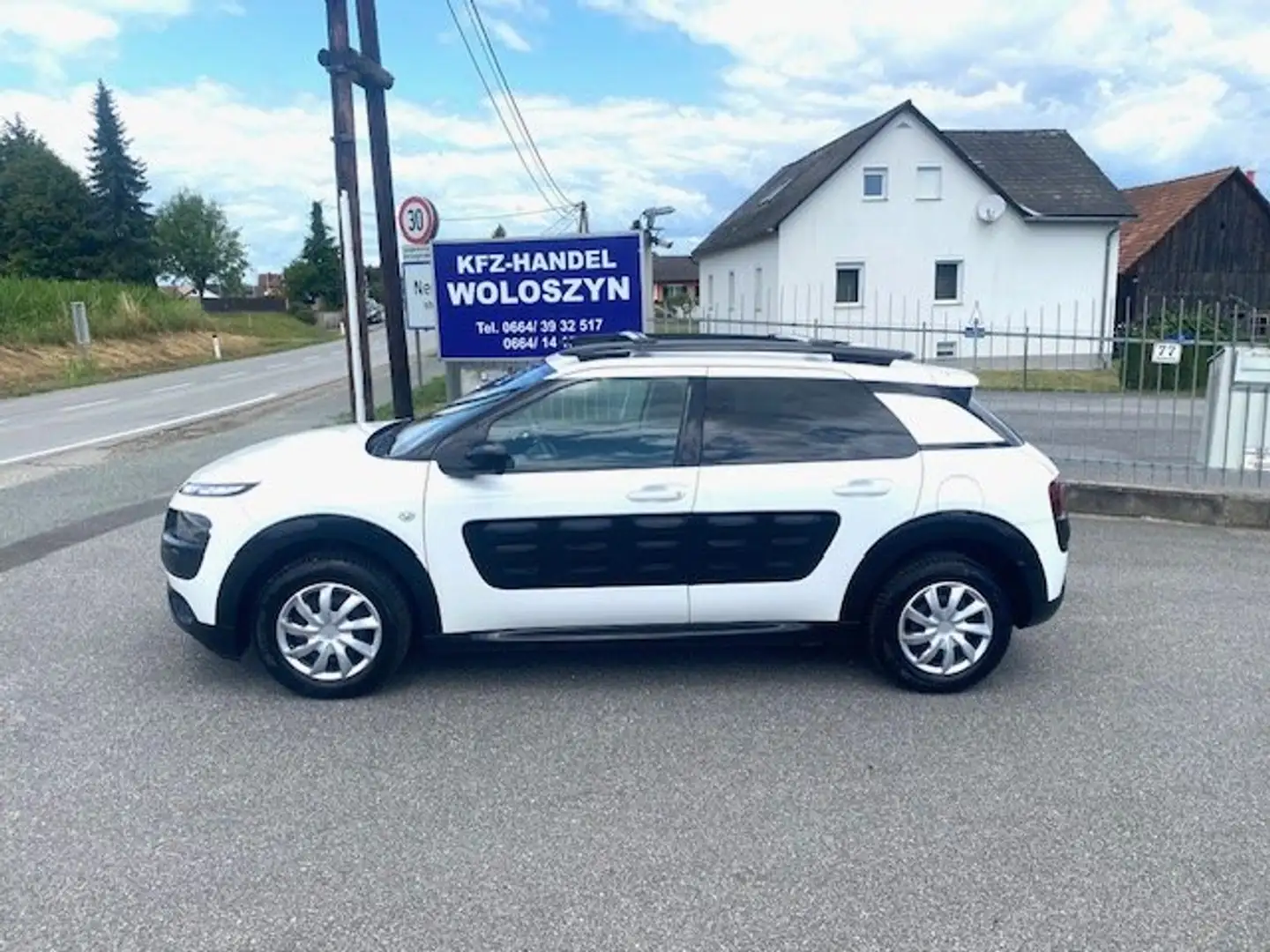 Citroen C4 Cactus 1,2 VTI82 Feel NEUES PICKERL 3-26 SERVICEHEFT Weiß - 2