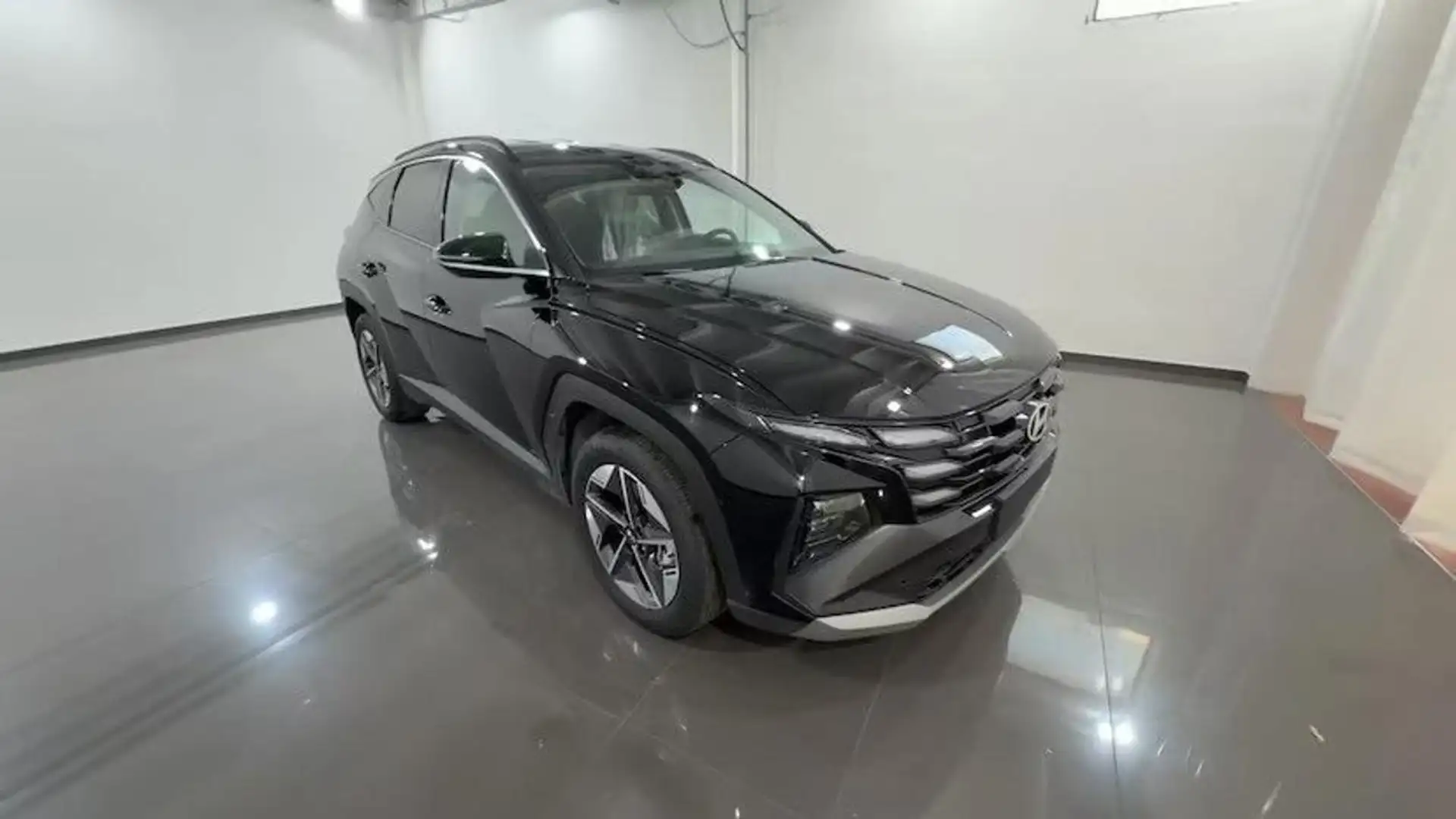 Hyundai TUCSON 1.6 CRDI 48V DCT Business Zwart - 2