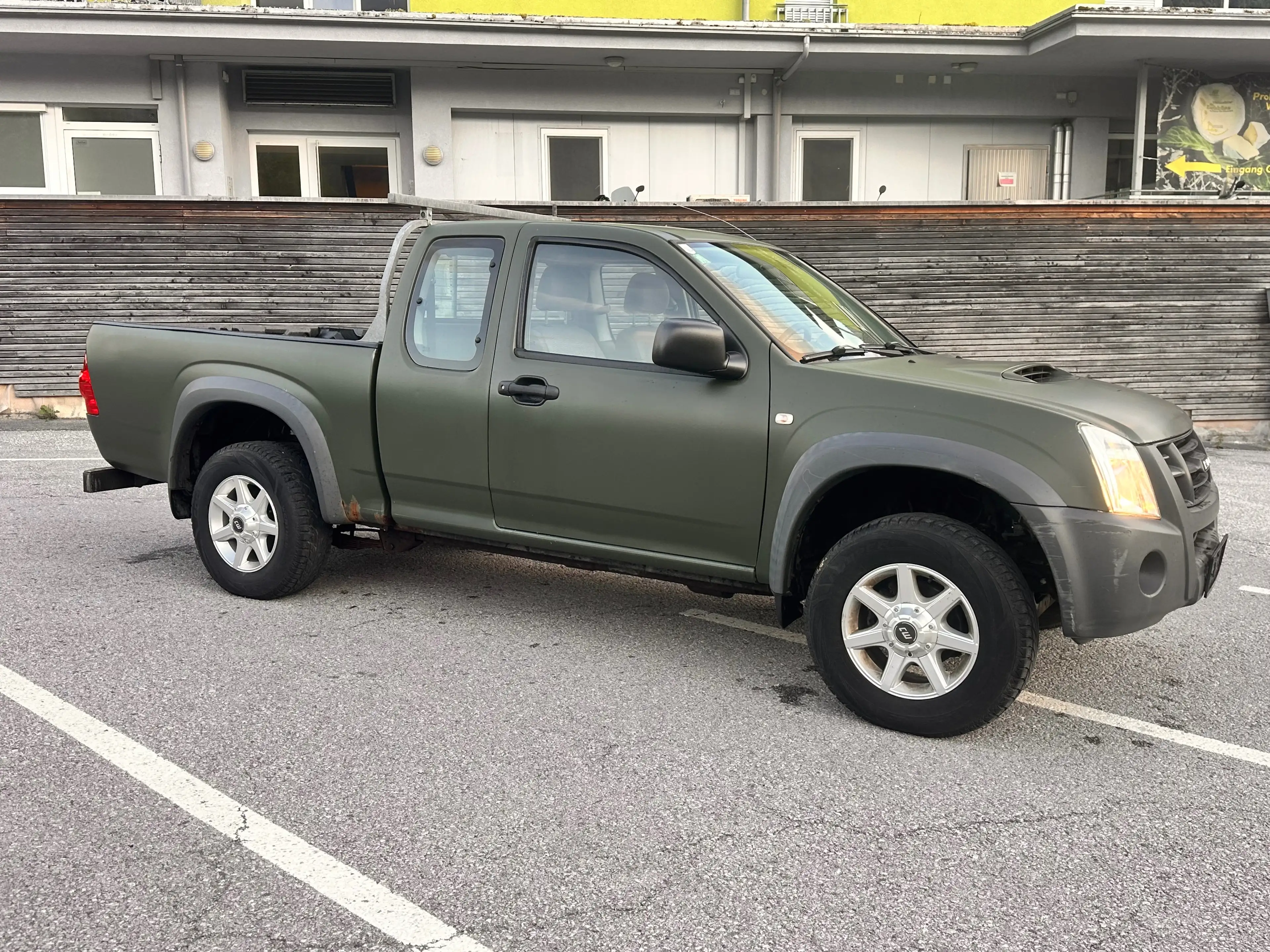 Isuzu D-Max Single Cab / PickUp / Allrad / Matt Grün — photo 8
