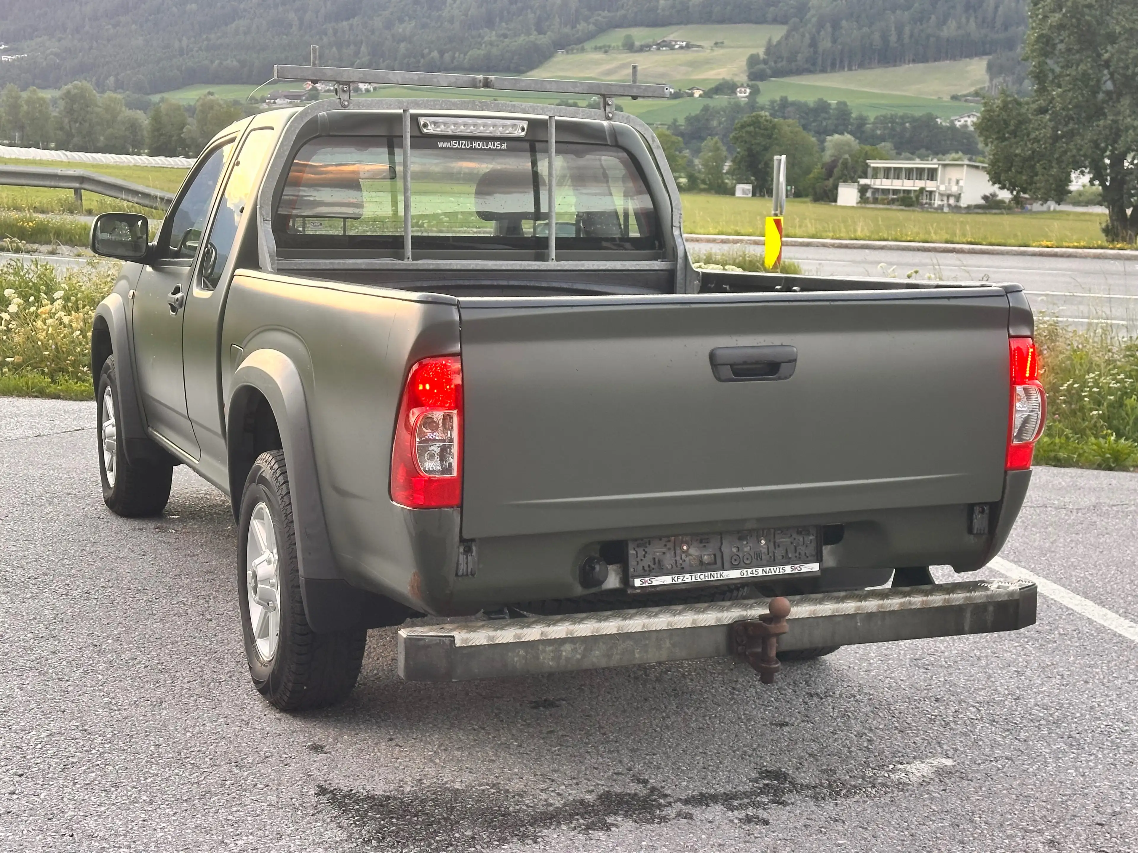 Isuzu D-Max Single Cab / PickUp / Allrad / Matt Grün — photo 13