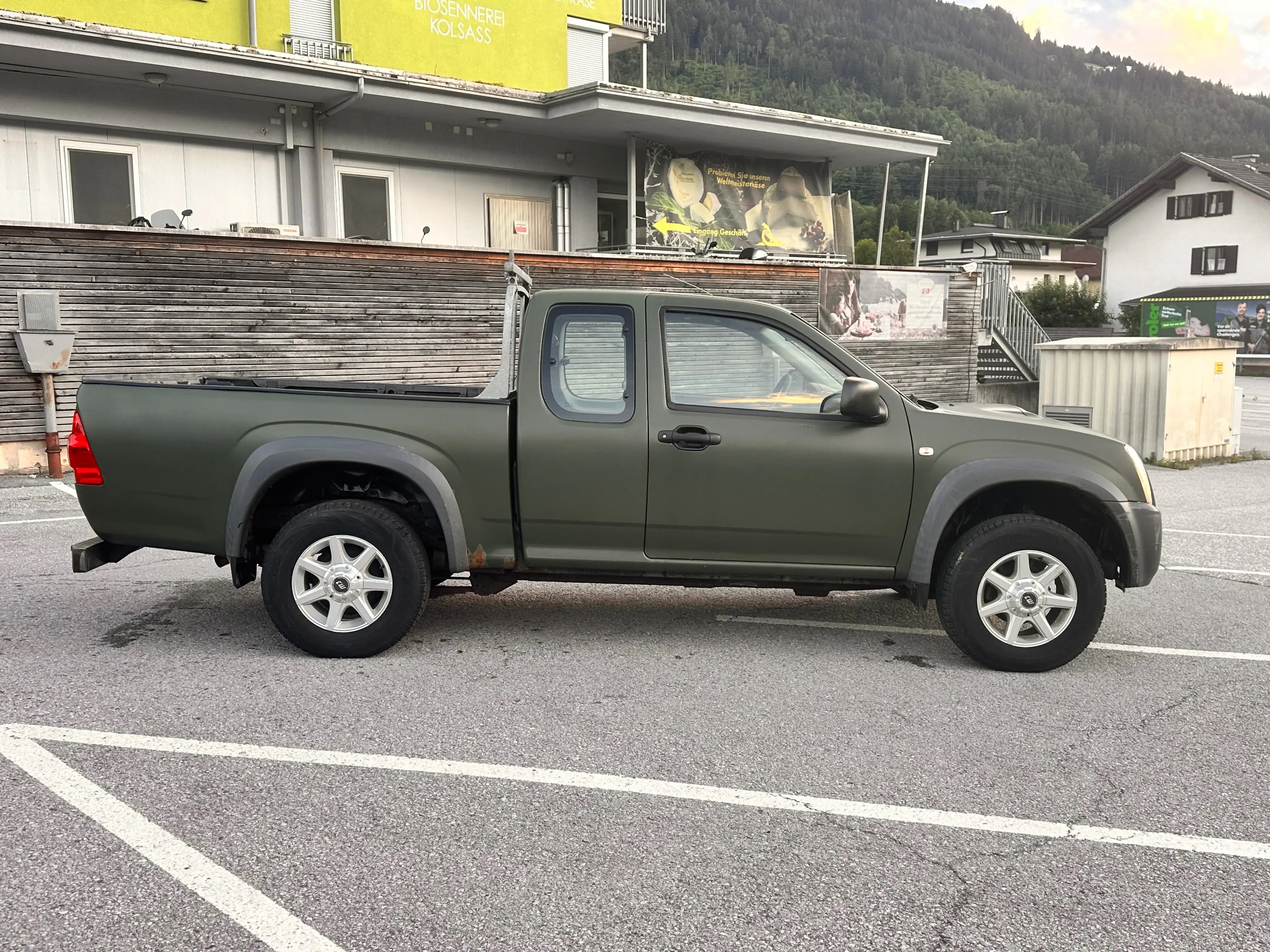 Isuzu D-Max Single Cab / PickUp / Allrad / Matt Grün — photo 9