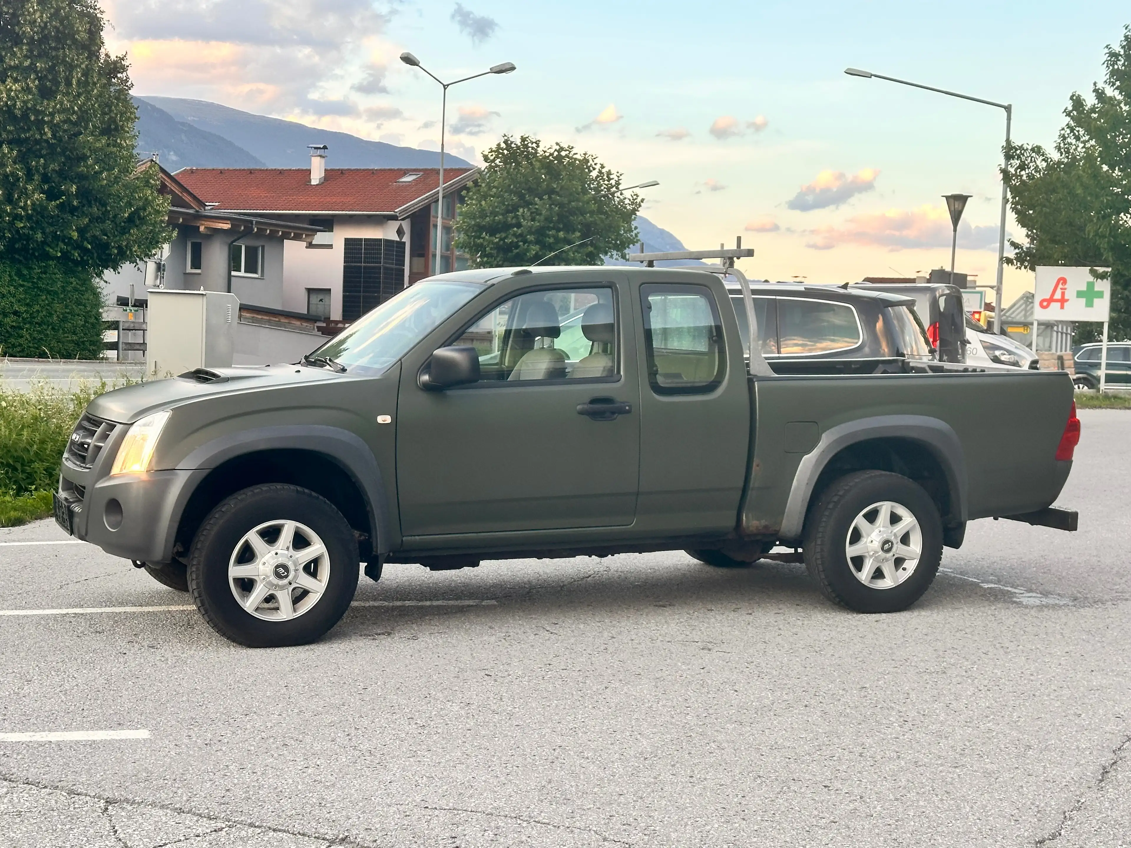 Isuzu D-Max Single Cab / PickUp / Allrad / Matt Grün — photo 3