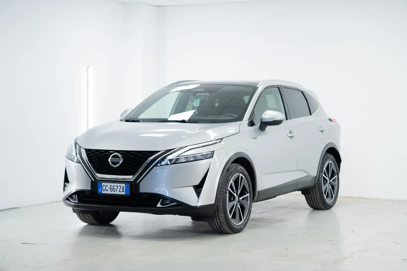 Nissan Qashqai 1.3 MHEV Tekna 2wd 140cv Gris - 1