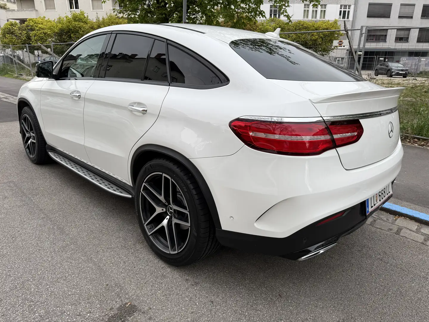 Mercedes-Benz GLE 350 d Coupé 4MATIC Aut. - 2