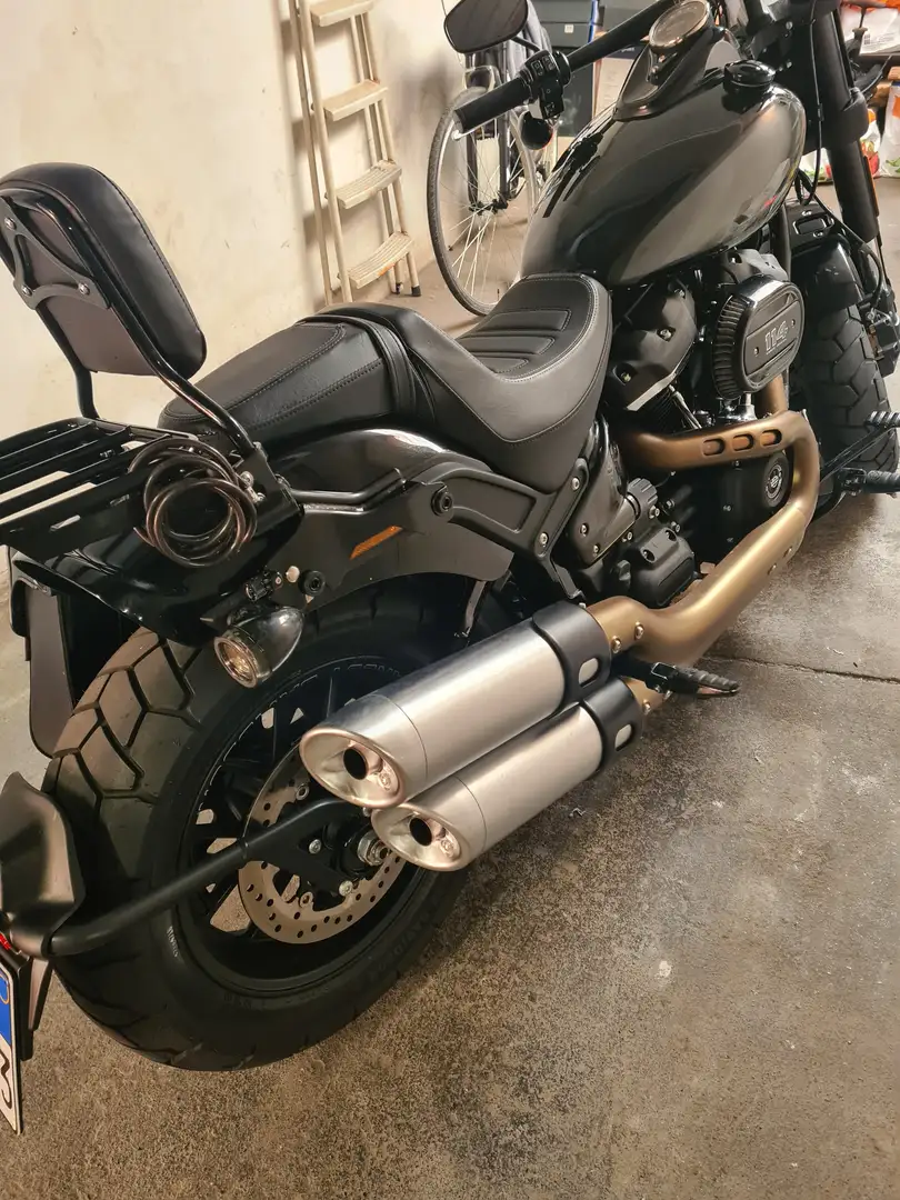 Harley-Davidson Fat Bob Zwart - 1