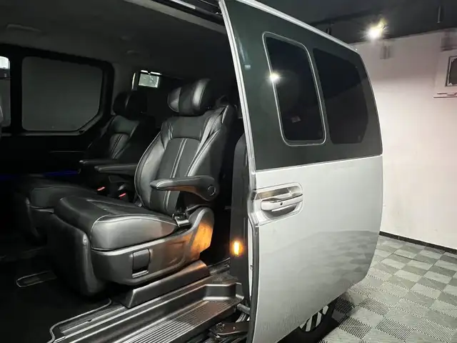 Hyundai Staria view 9