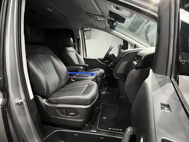 Hyundai Staria view 12
