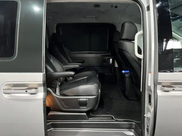 Hyundai Staria view 15