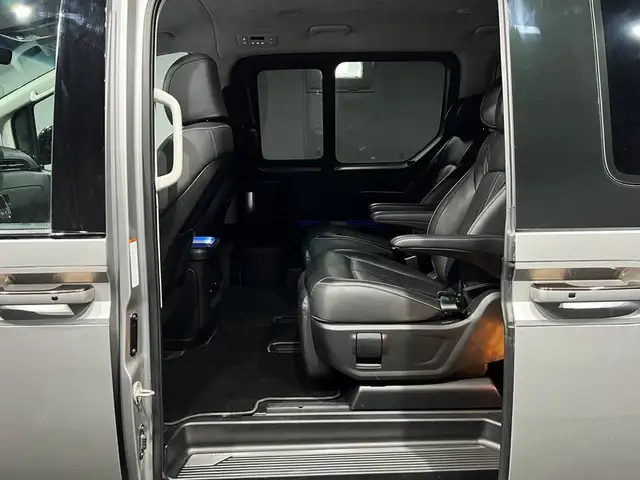 Hyundai Staria view 11