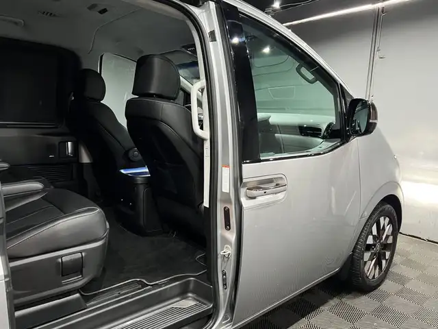 Hyundai Staria view 14