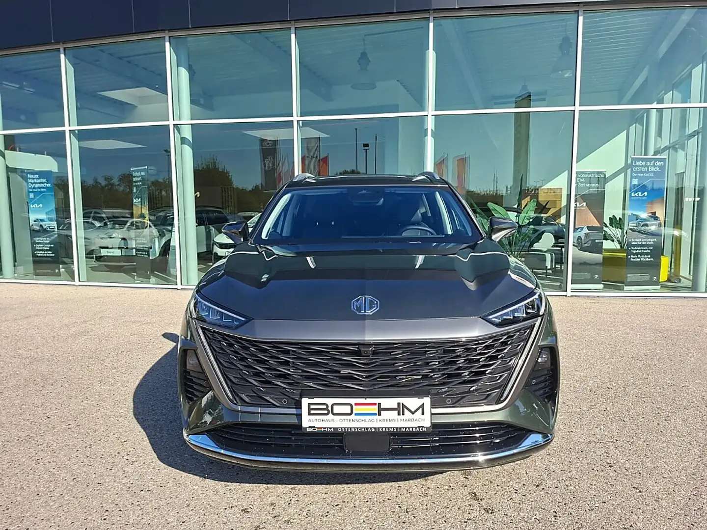 MG MGS9 1,5 PHEV Luxury Grün - 2