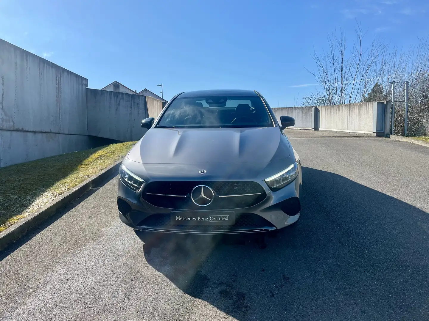 Mercedes-Benz A 250 e PHEV Luxury Line Gris - 2