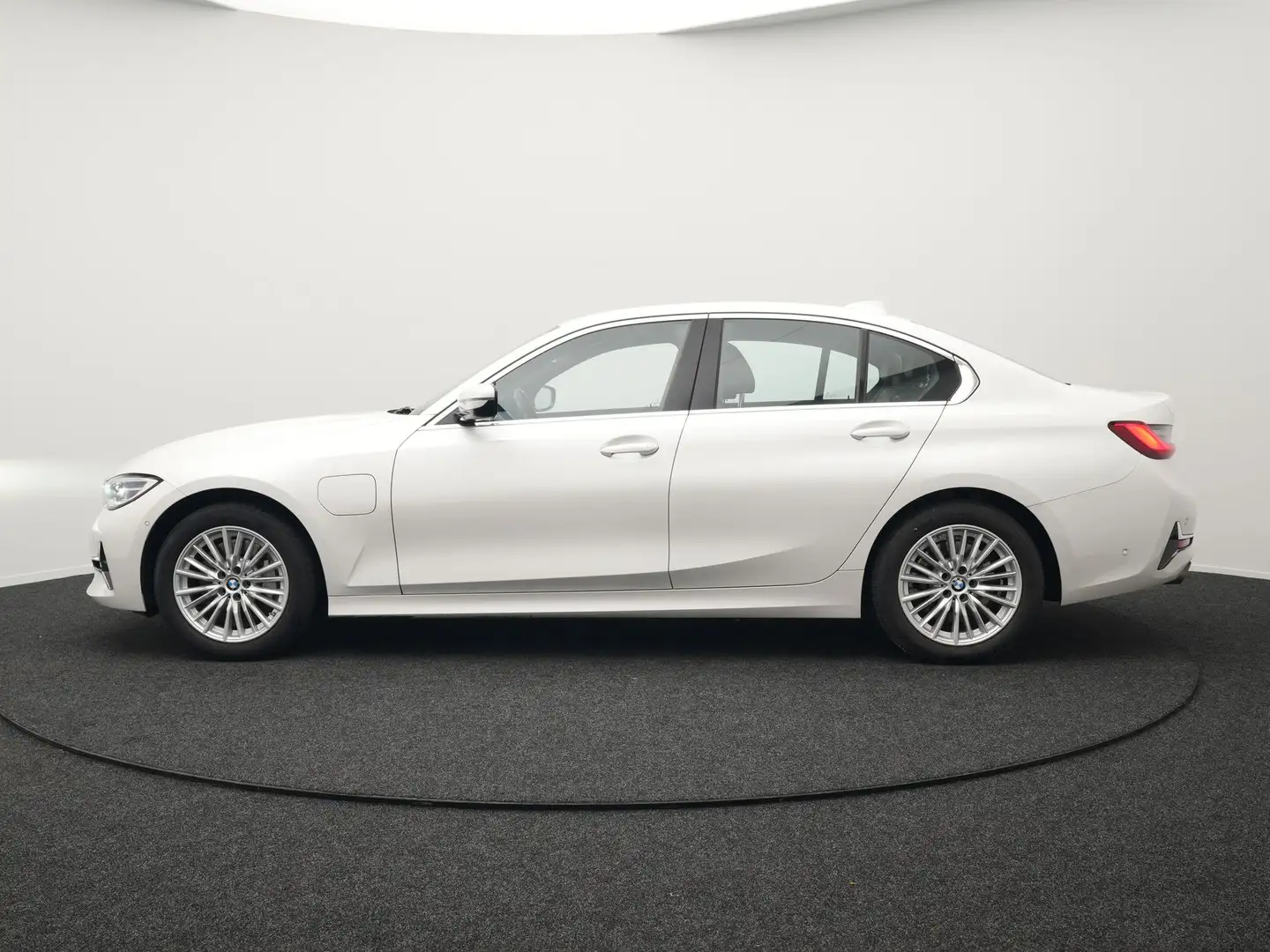 BMW 330 3-serie 330e Luxury Line Plug In Hybrid 293pk PHEV Blanc - 2