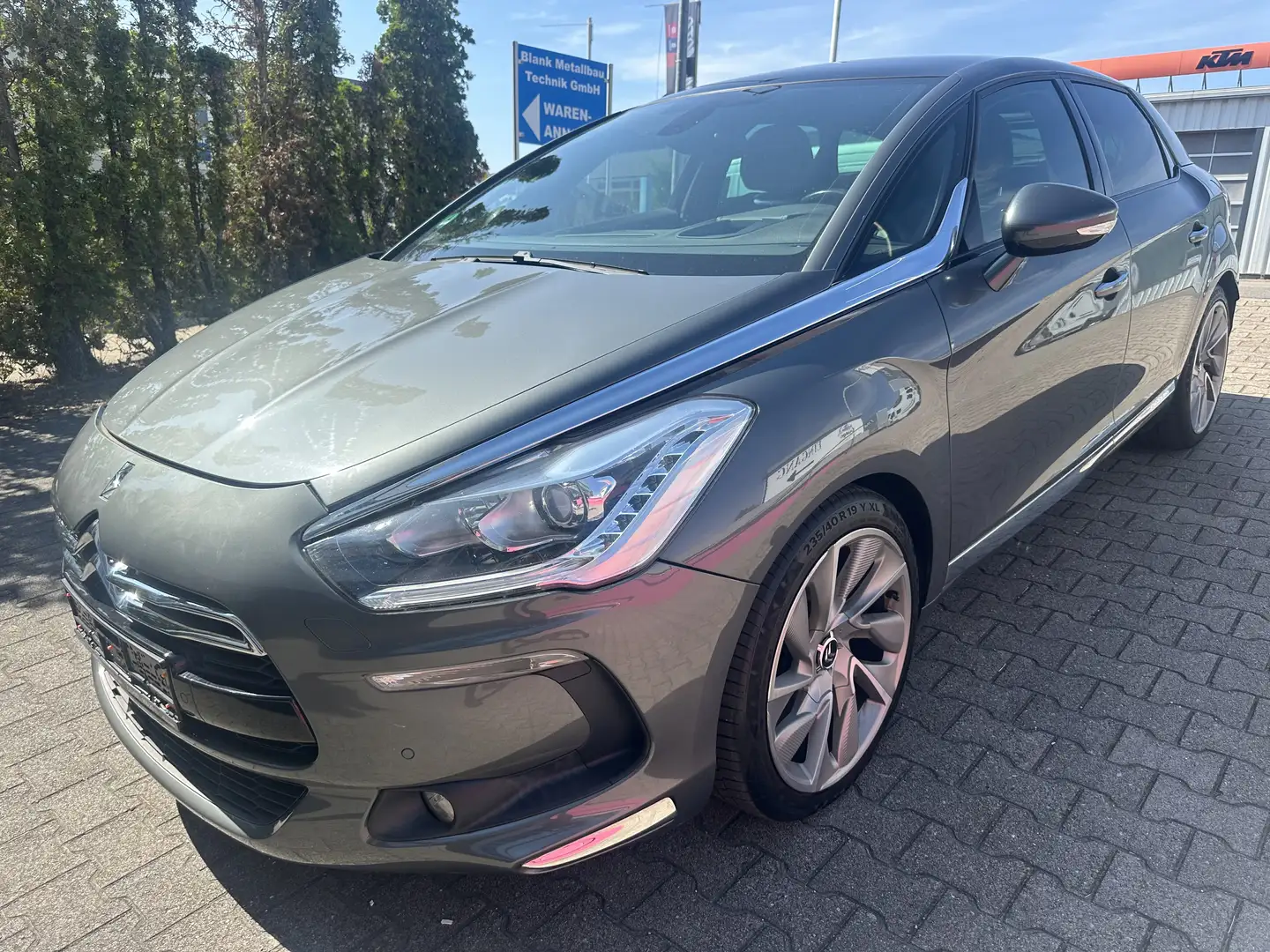 Citroen DS5 SportChic Grey - 1