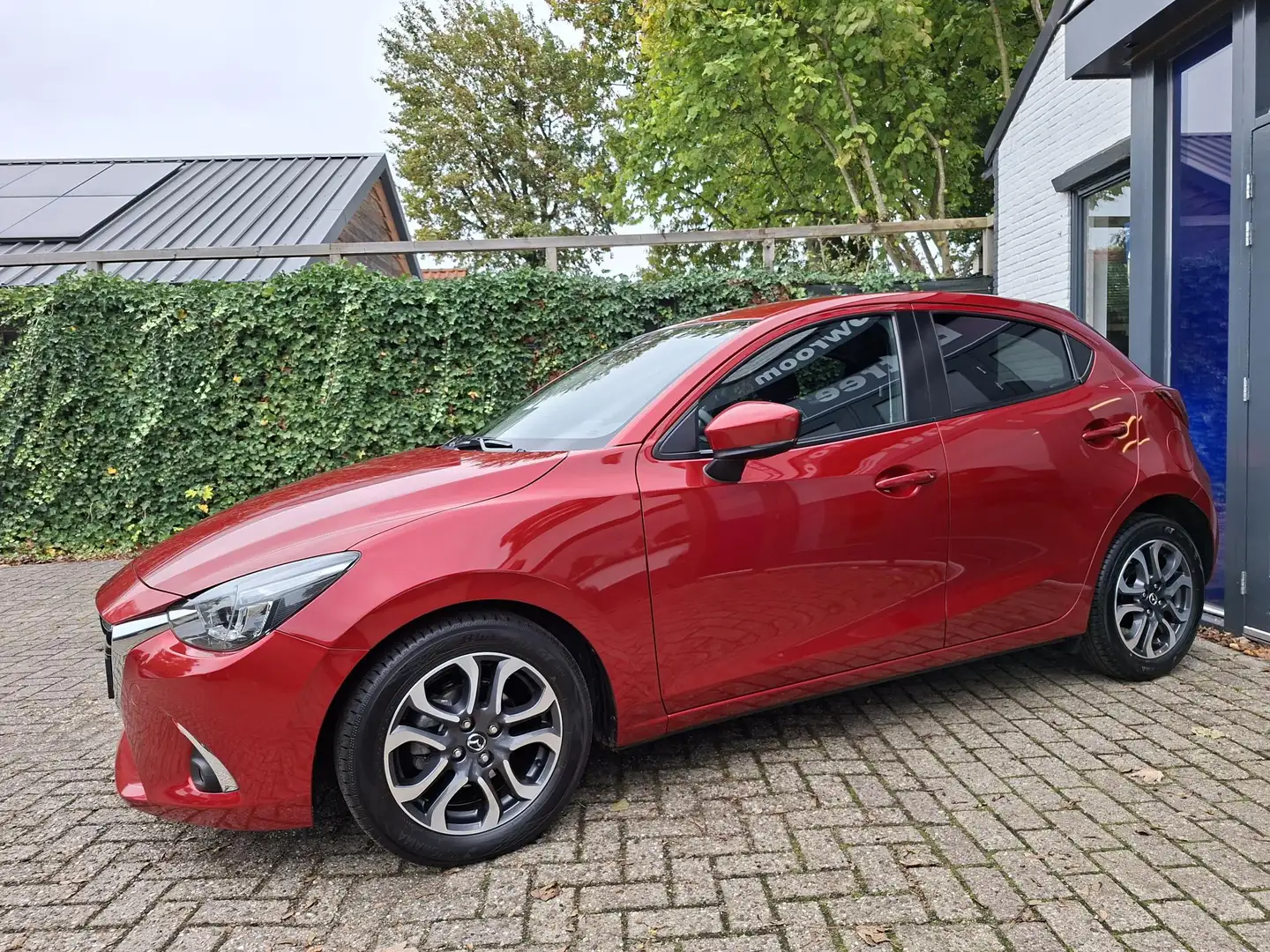 Mazda 2 1.5 Skyactiv-G GT-M Apple/Android, clima, cruise Rouge - 1