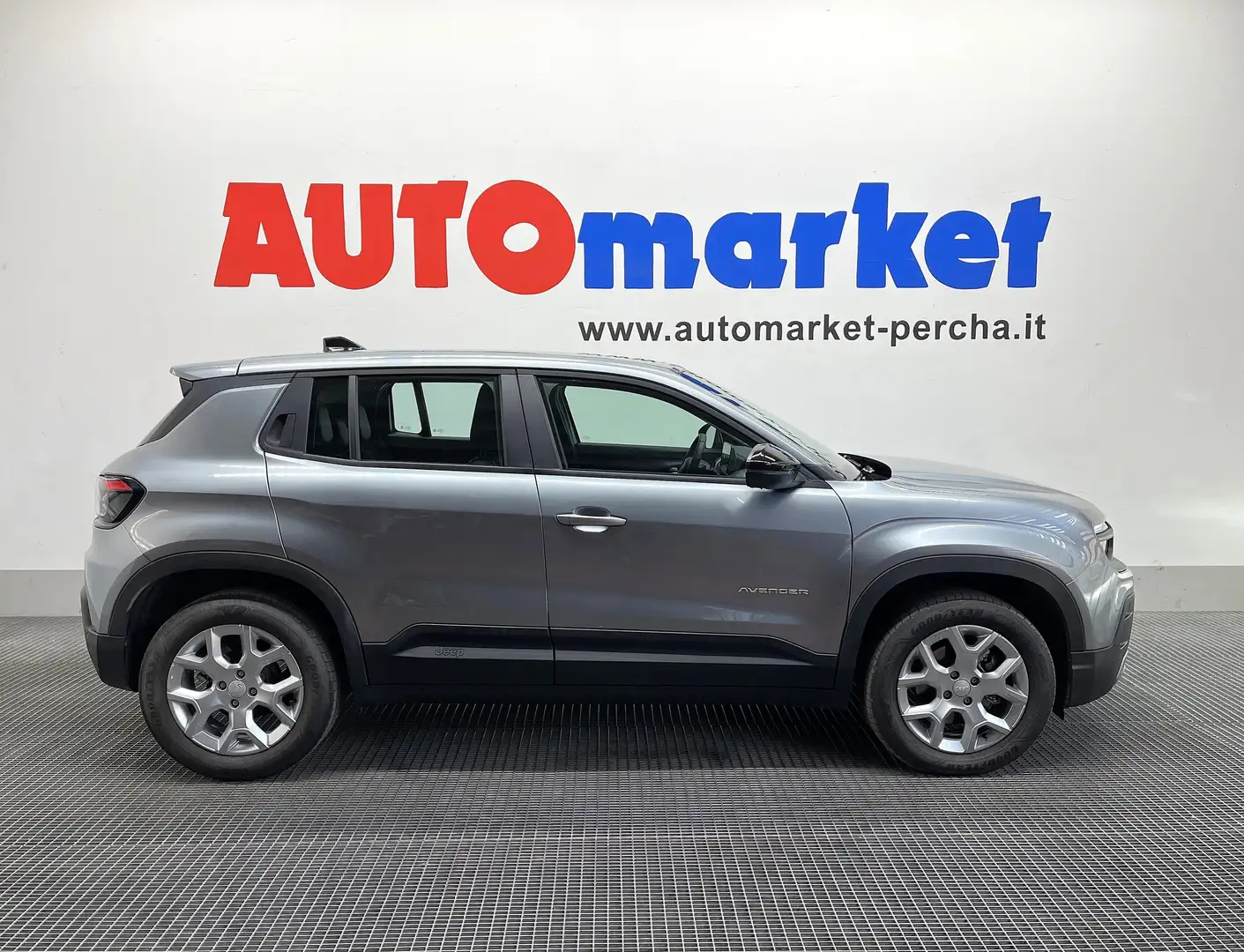 Jeep Avenger 1.2 turbo e-hybrid  Longitude  110cv Grigio - 1