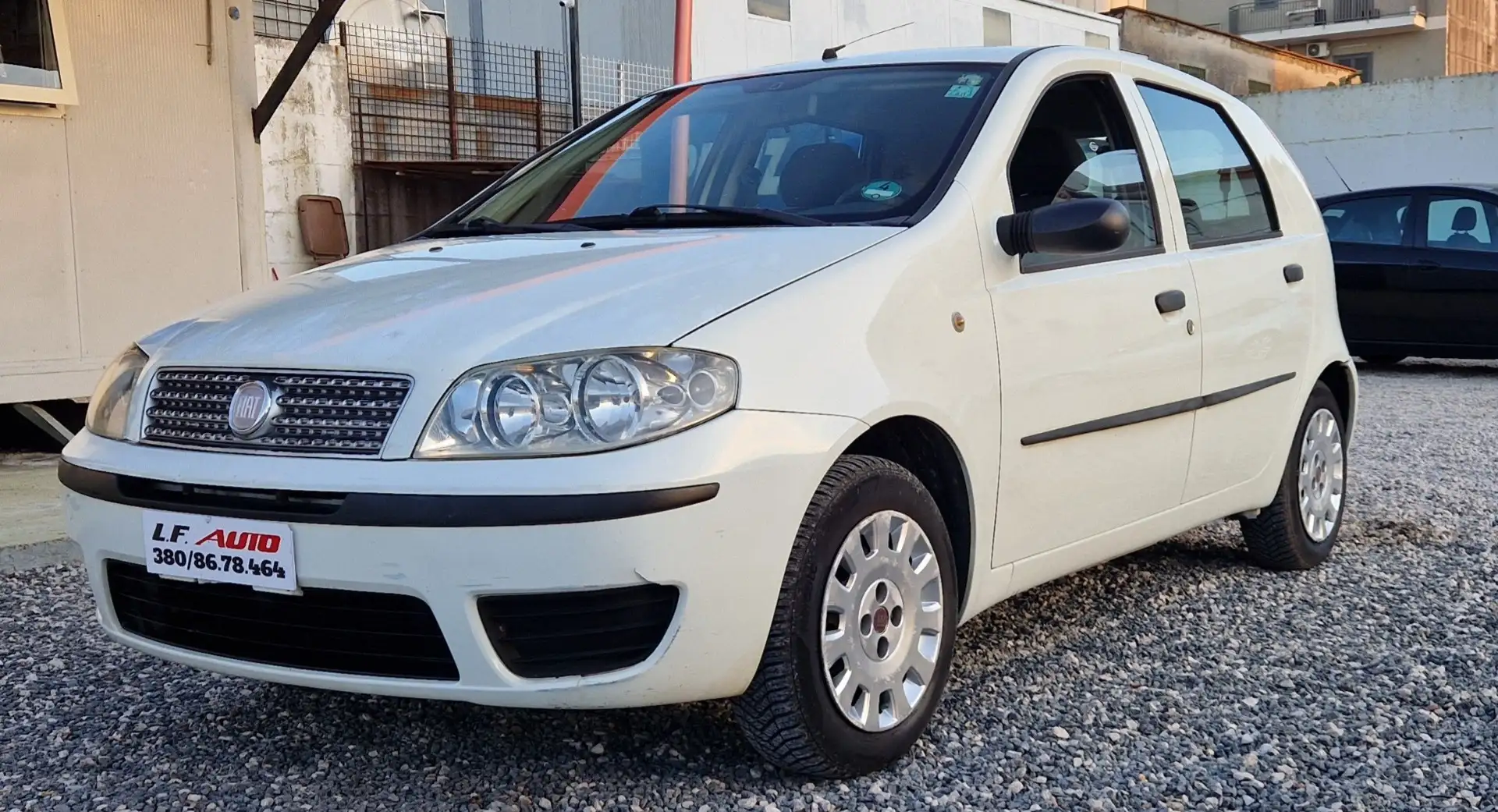 Fiat Punto 5p 1.2 natural power Classic Active Weiß - 1