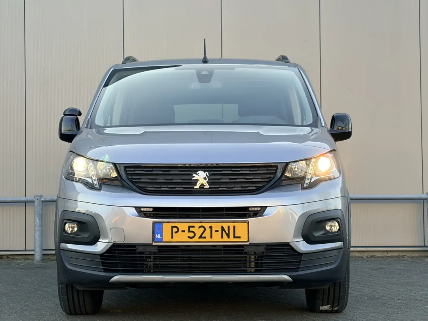Peugeot e-Rifter EV Act. Pack 50 kWh accu 94,8% - airco - navi - ca Grau - 2