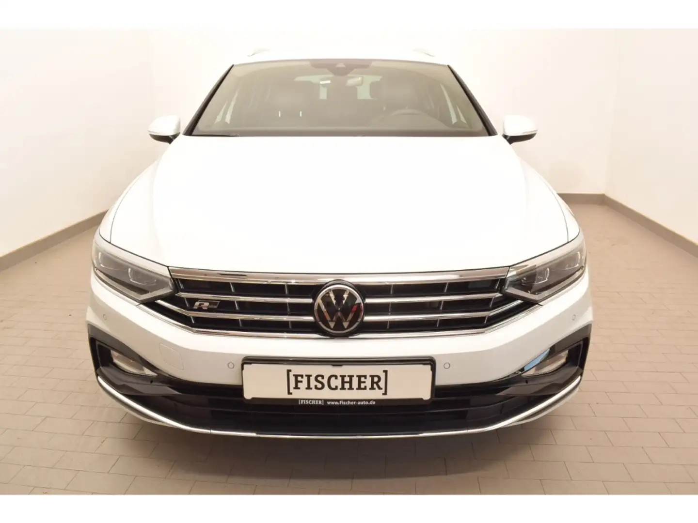 Volkswagen Passat Variant 1.5TSI Elegance R-Line DSG Navi Matrix-LED ACC Weiß - 2