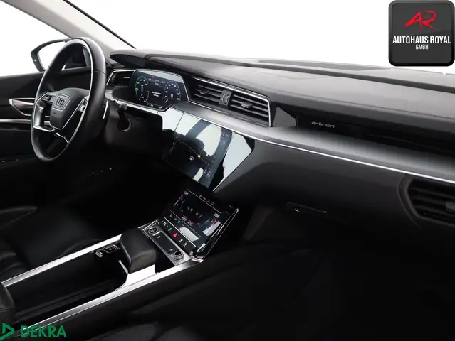 Audi E-Tron view 10