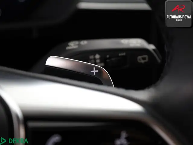 Audi E-Tron view 23