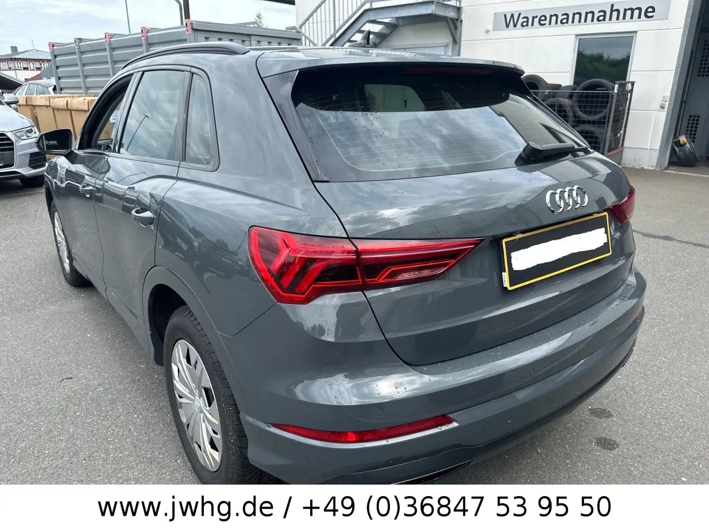 Audi Q3 35 Sport NAVI+/ACC+/LED+/PANO/AHK/19" Grau - 2