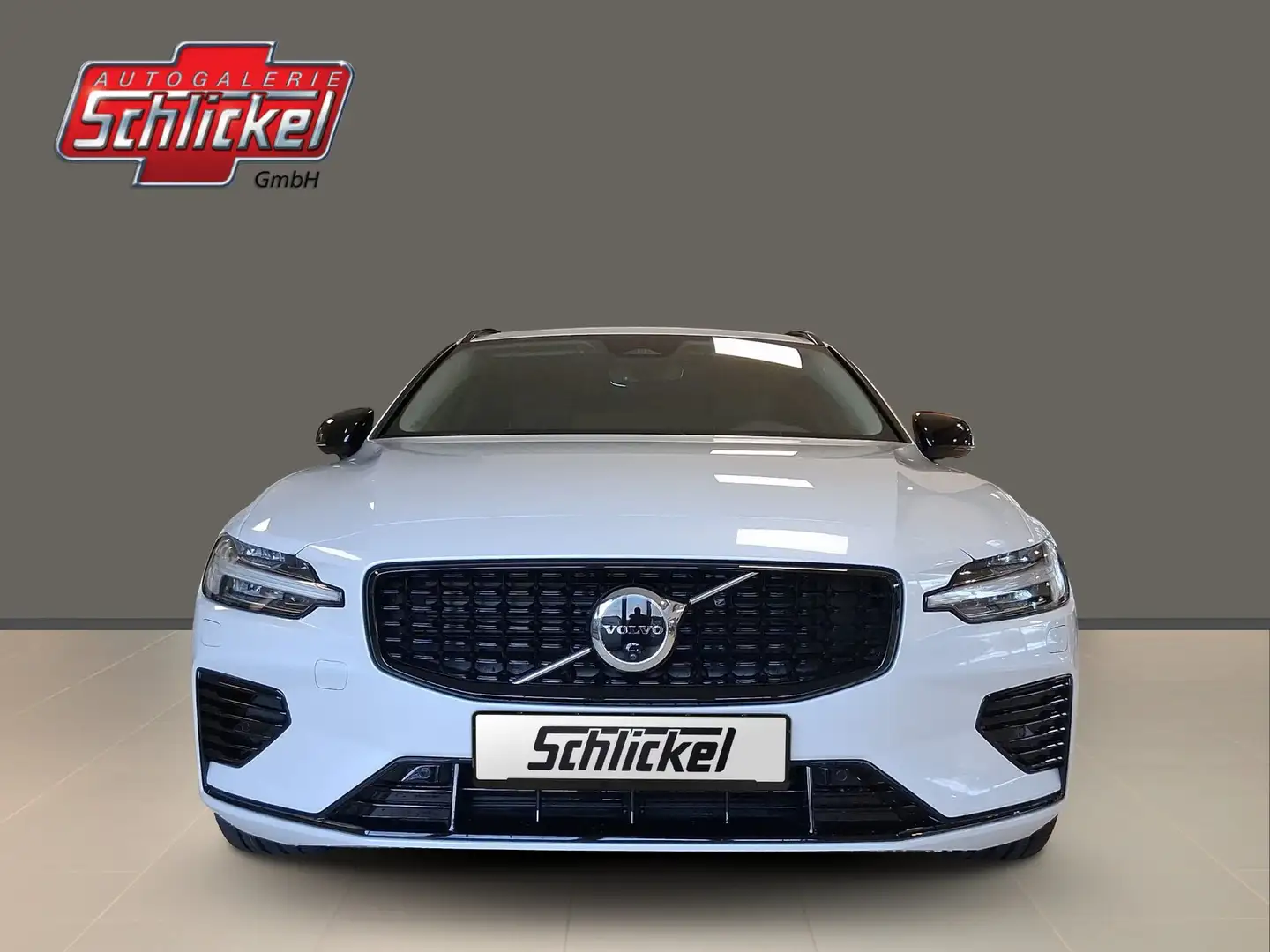 Volvo V60 T6 Plus Dark Recharge Plug-In Hybrid AWD Weiß - 2