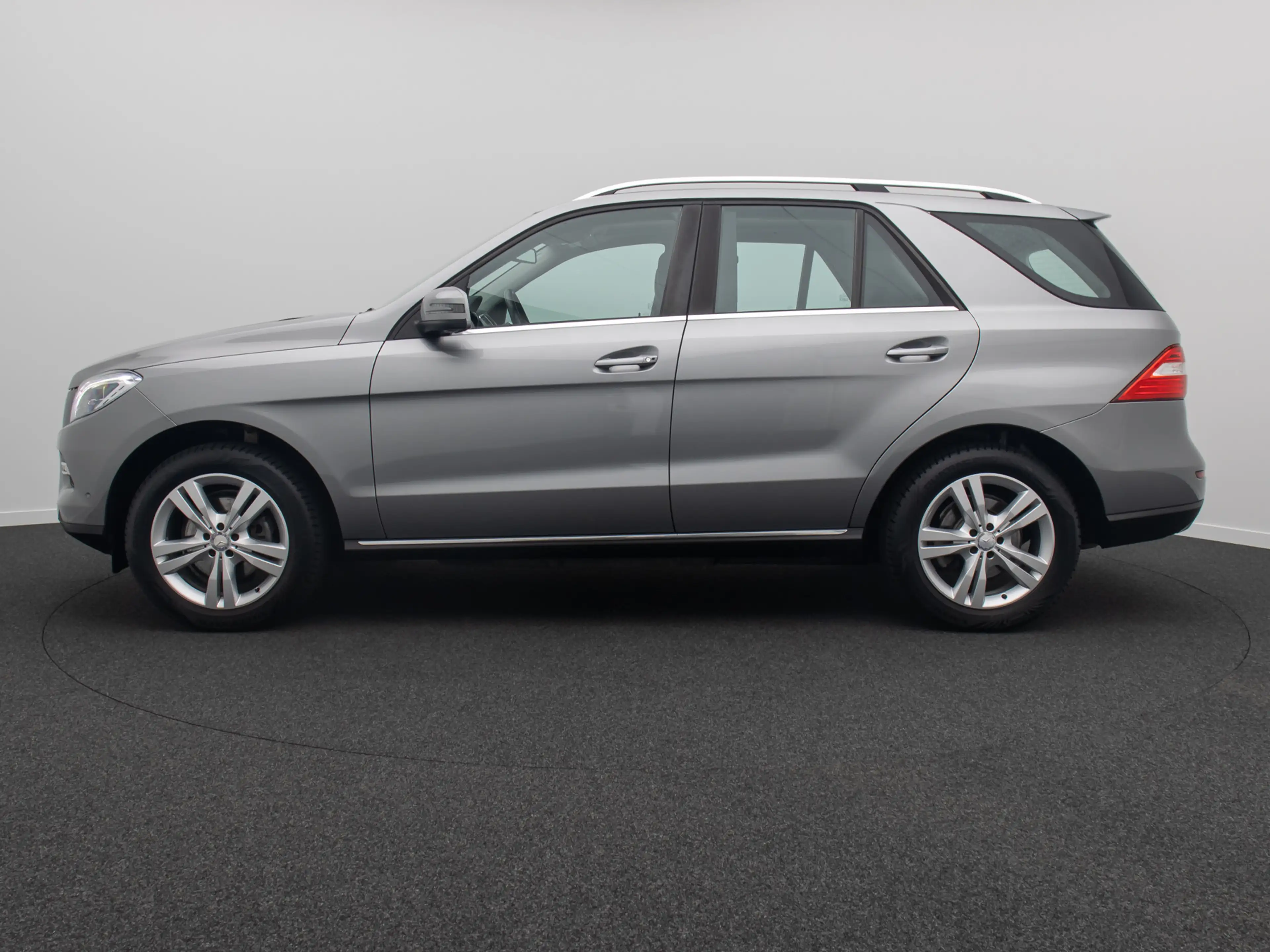 Mercedes-Benz ML 350 CDI BlueTec Bi-Xenon AHK ParkAss Panorama — photo 11