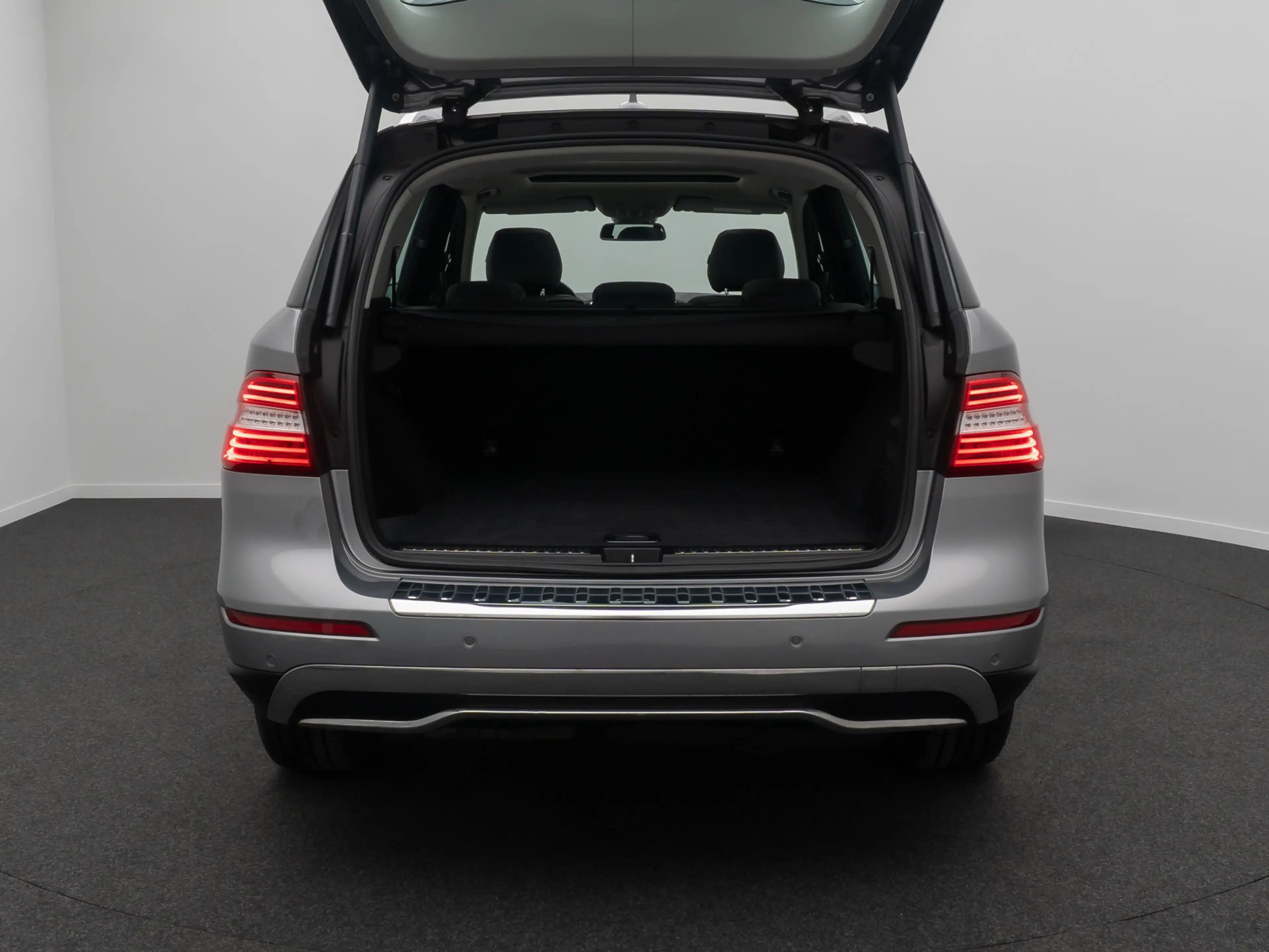Mercedes-Benz ML 350 CDI BlueTec Bi-Xenon AHK ParkAss Panorama — photo 13