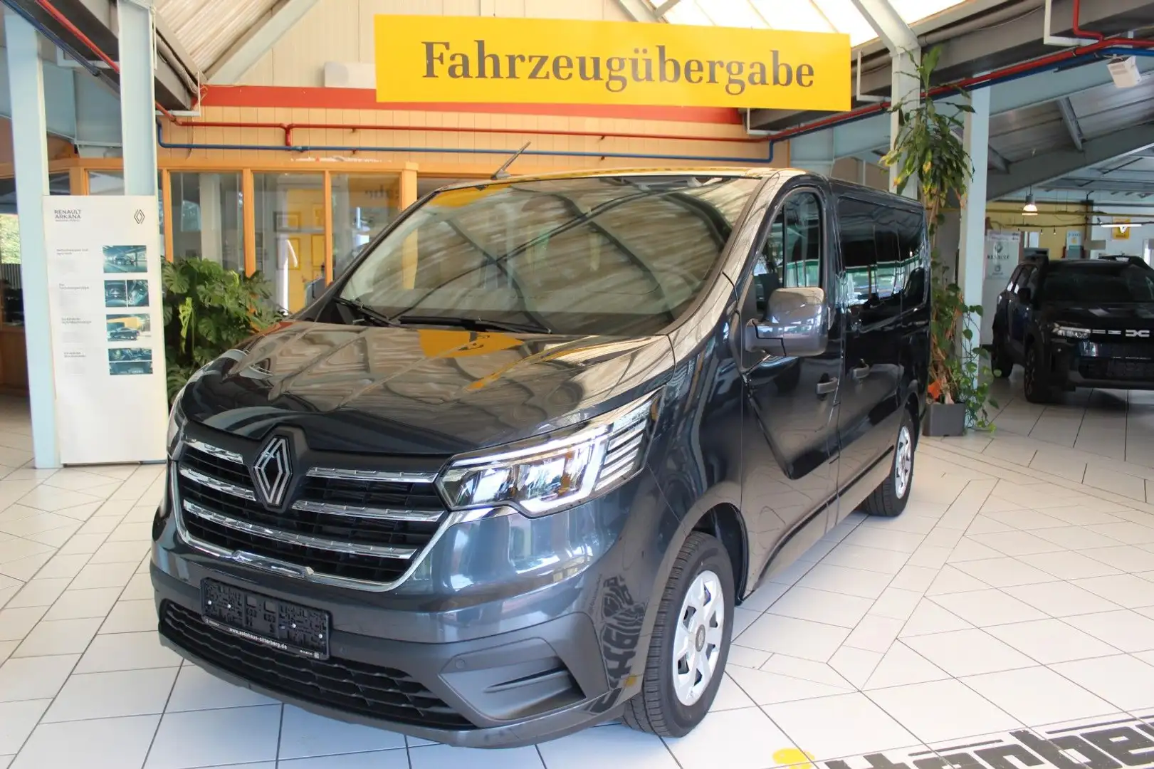 Renault Trafic Combi L1H1 3,0t  Evolution Blue dCi 150 Grau - 2