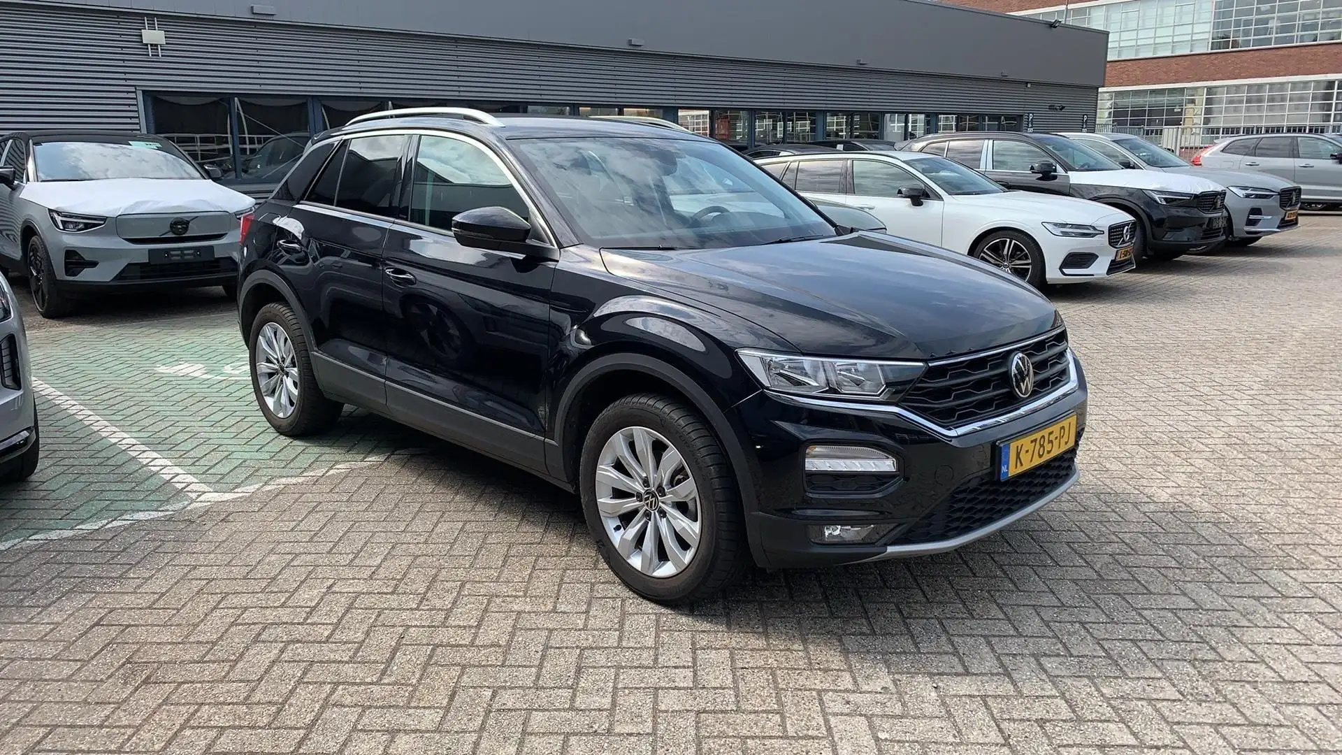 Volkswagen T-Roc 1.5 TSI Style / Nederlandse Auto / Eerste eigenaar Zwart - 2
