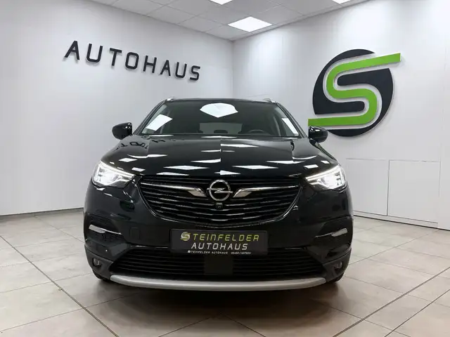 Opel Grandland view 2
