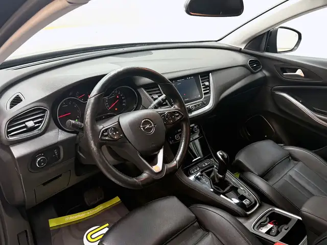 Opel Grandland view 9
