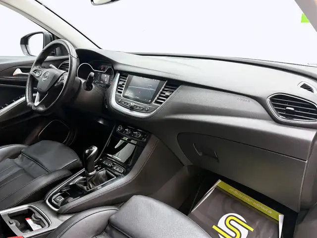 Opel Grandland view 10