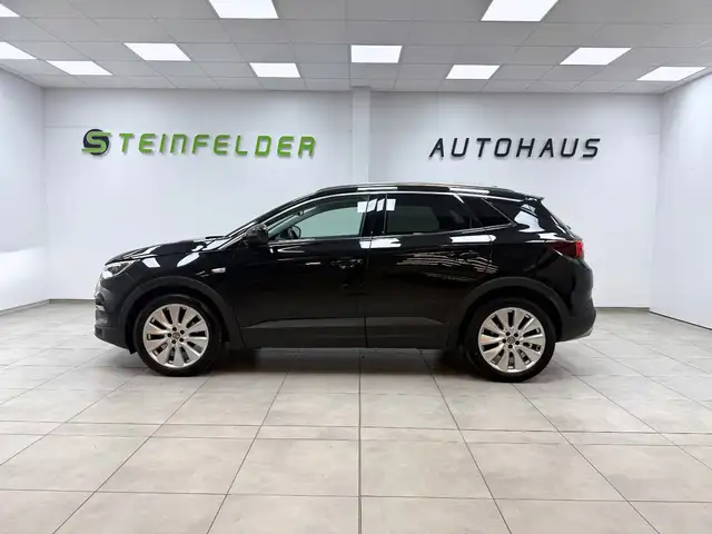 Opel Grandland view 4